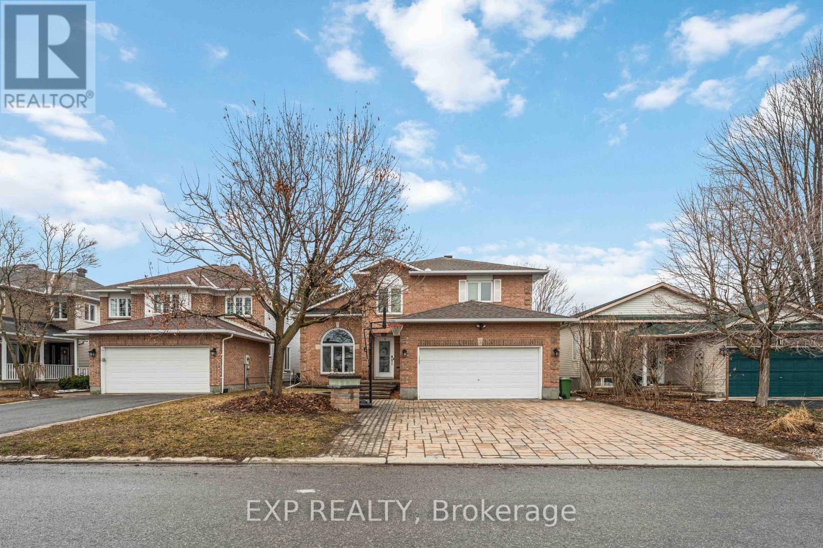3 Nakota Way, Ottawa, Ontario  K2J 4E9 - Photo 2 - X12927684