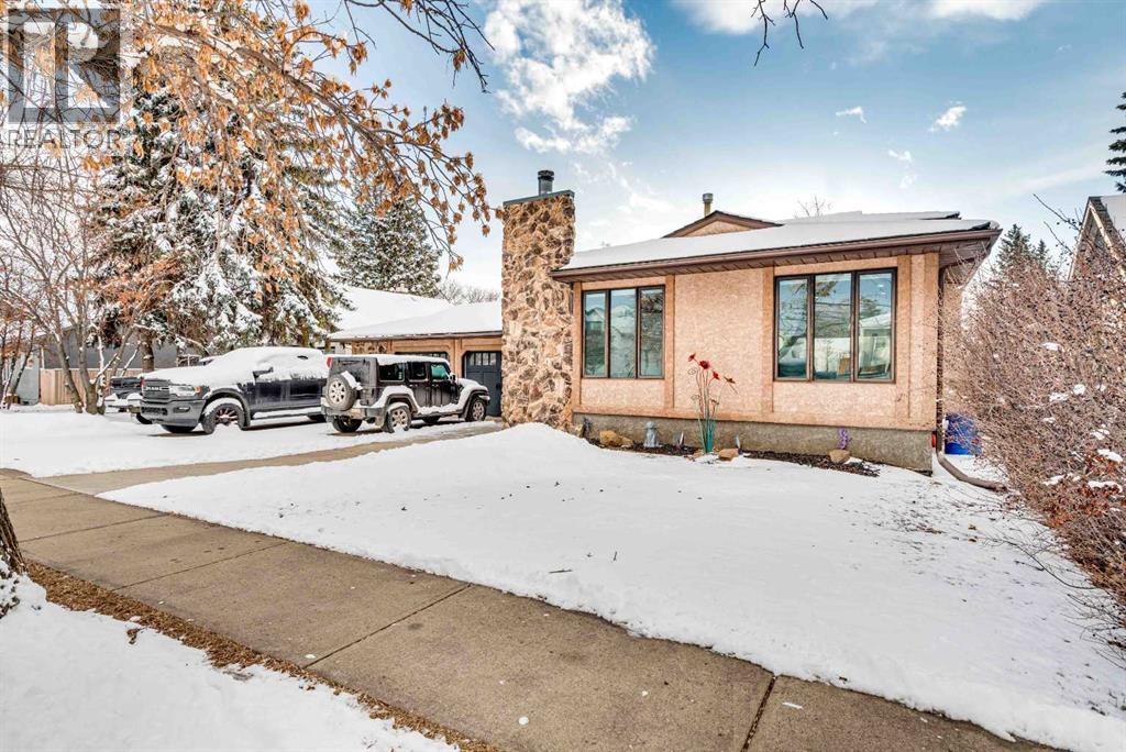 211 4 Avenue SE, Three Hills, Alberta  T0M 2A0 - Photo 2 - A2297166