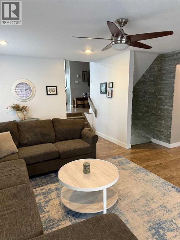 211 4 Avenue SE, Three Hills, Alberta  T0M 2A0 - Photo 18 - A2297166