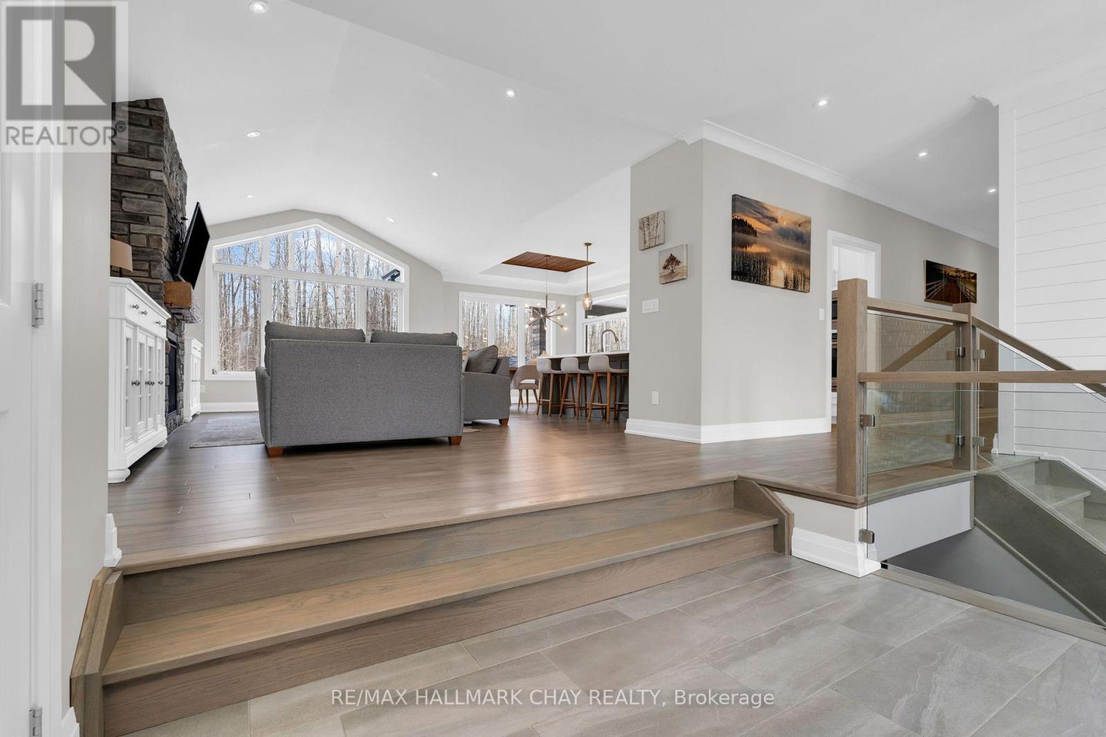 8 Byers Street, Springwater, Ontario  L9X 2A3 - Photo 7 - S12968020