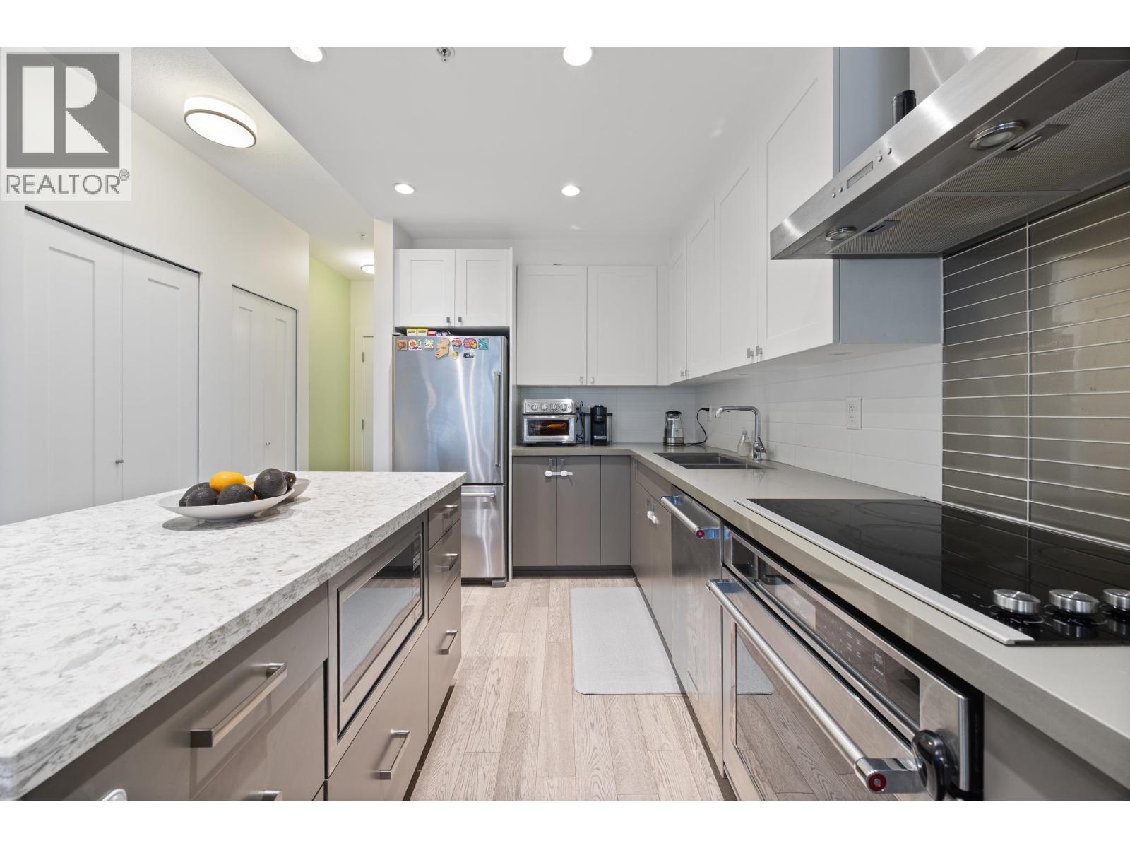 209 3399 Noel Drive, Burnaby, British Columbia  V3J 0G8 - Photo 11 - R3108200