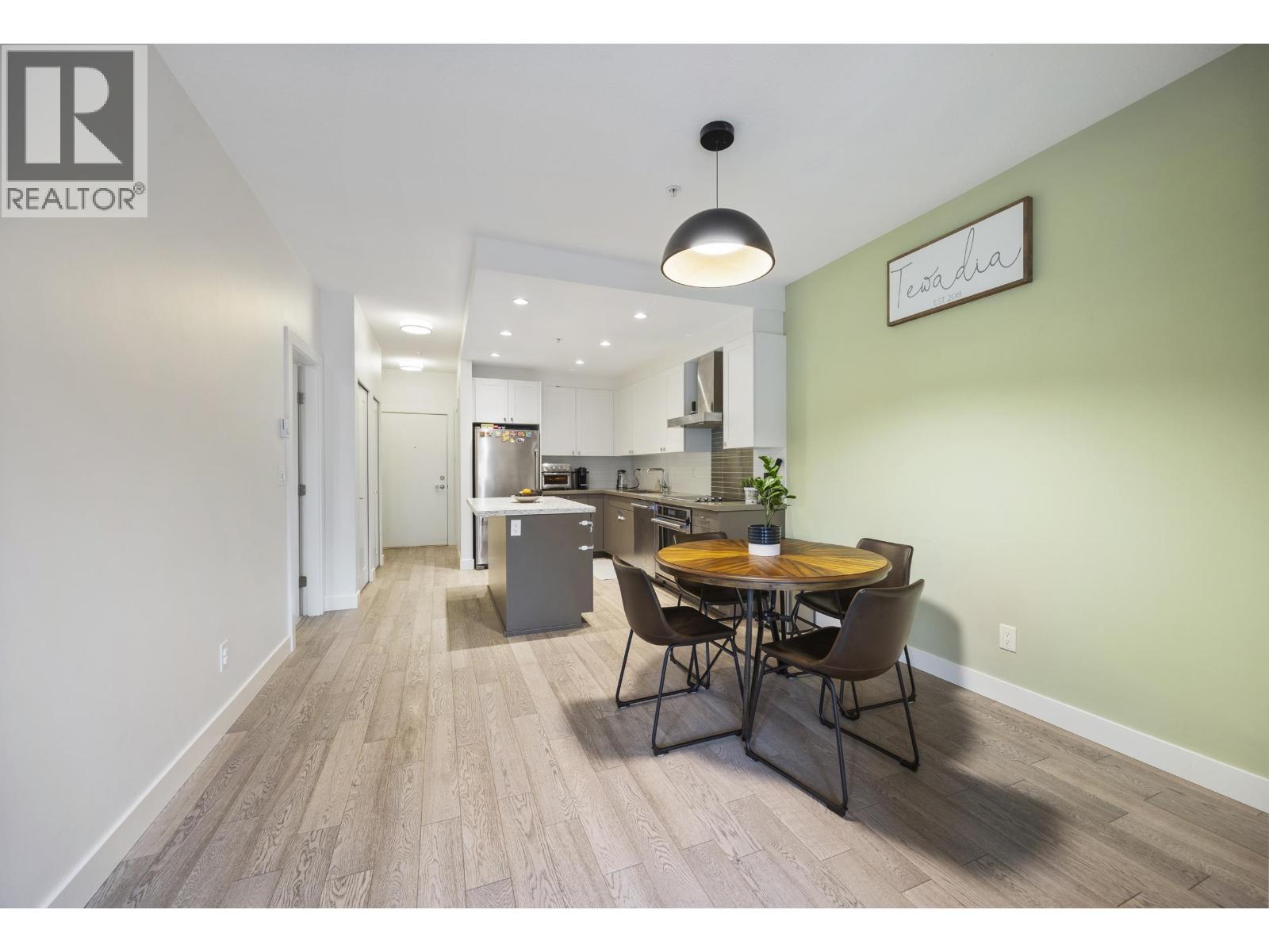 209 3399 Noel Drive, Burnaby, British Columbia  V3J 0G8 - Photo 4 - R3108200