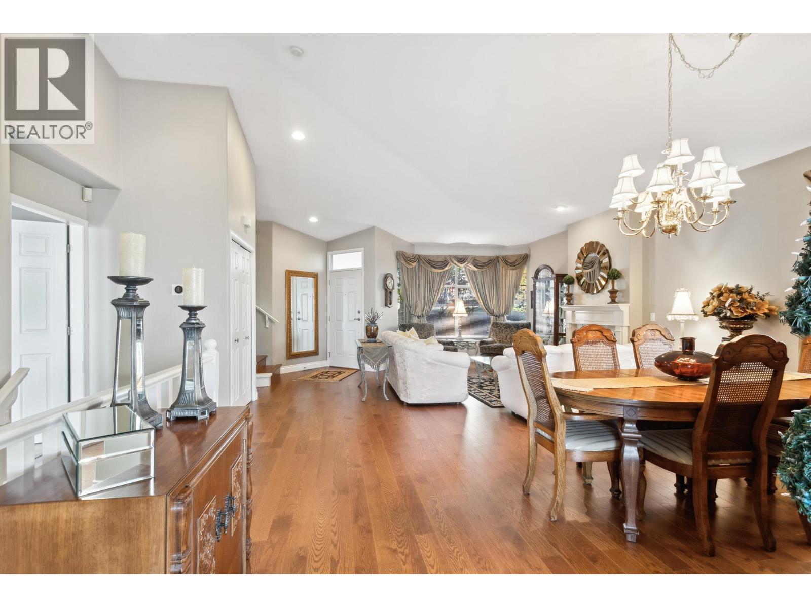 121 2979 Panorama Drive, Coquitlam, British Columbia  V3E 2W8 - Photo 4 - R3108220