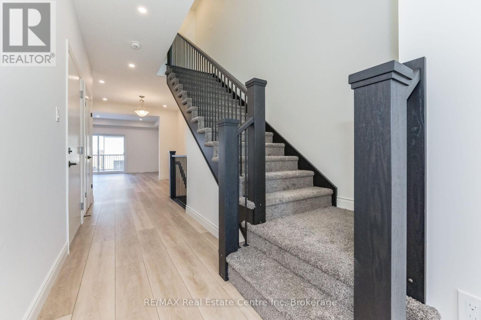 41 Hedley Lane, Centre Wellington, Ontario  N0B 1S0 - Photo 16 - X12968414