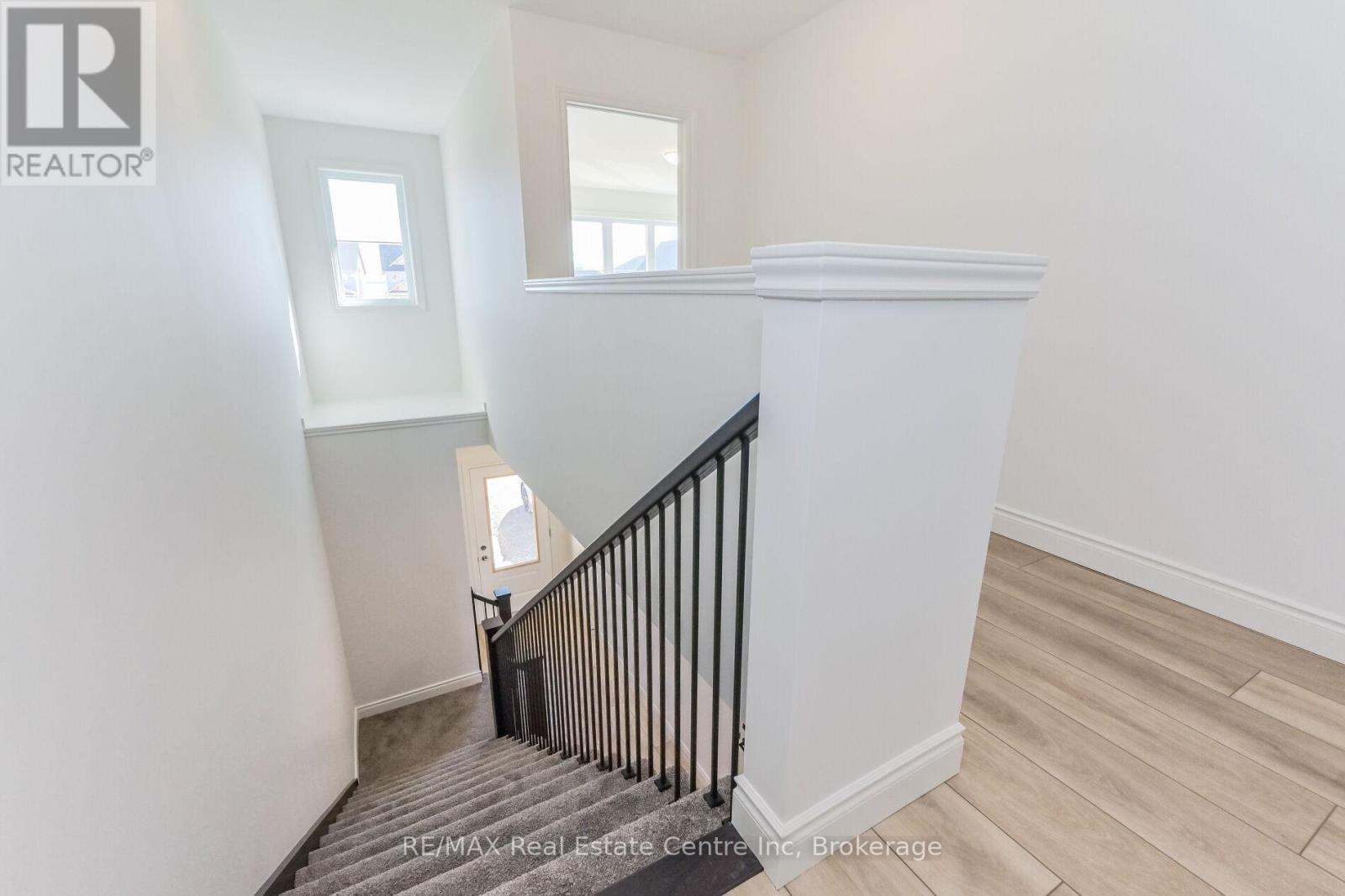 41 Hedley Lane, Centre Wellington, Ontario  N0B 1S0 - Photo 17 - X12968414