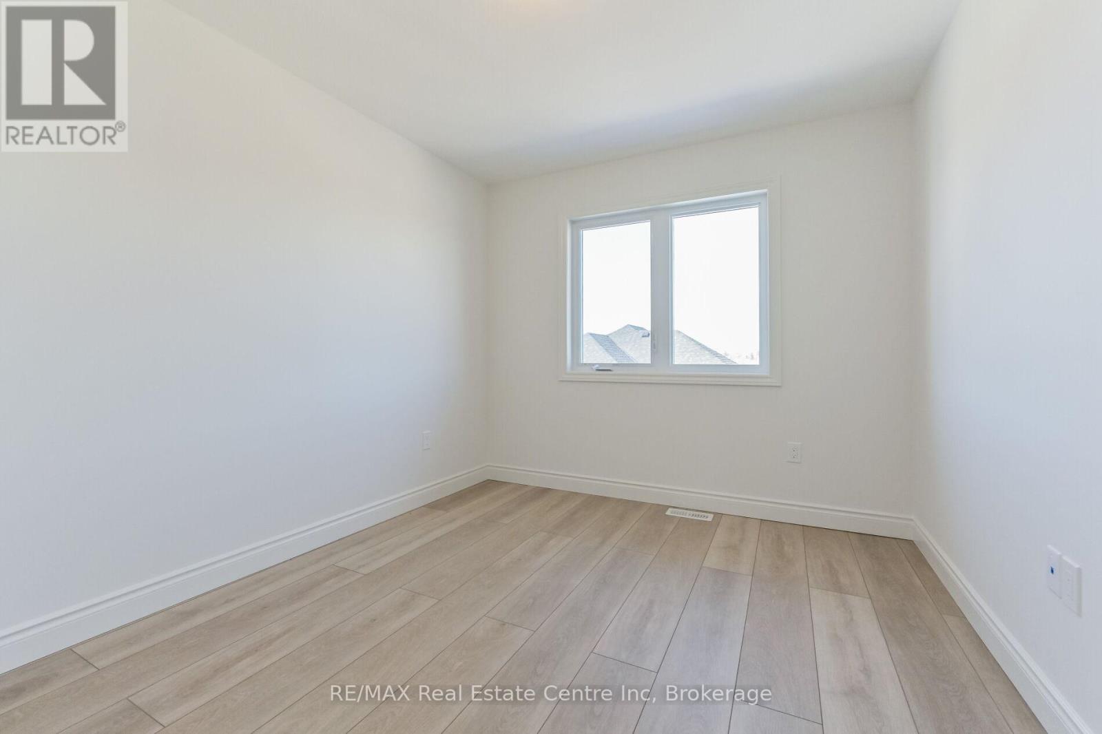 41 Hedley Lane, Centre Wellington, Ontario  N0B 1S0 - Photo 21 - X12968414