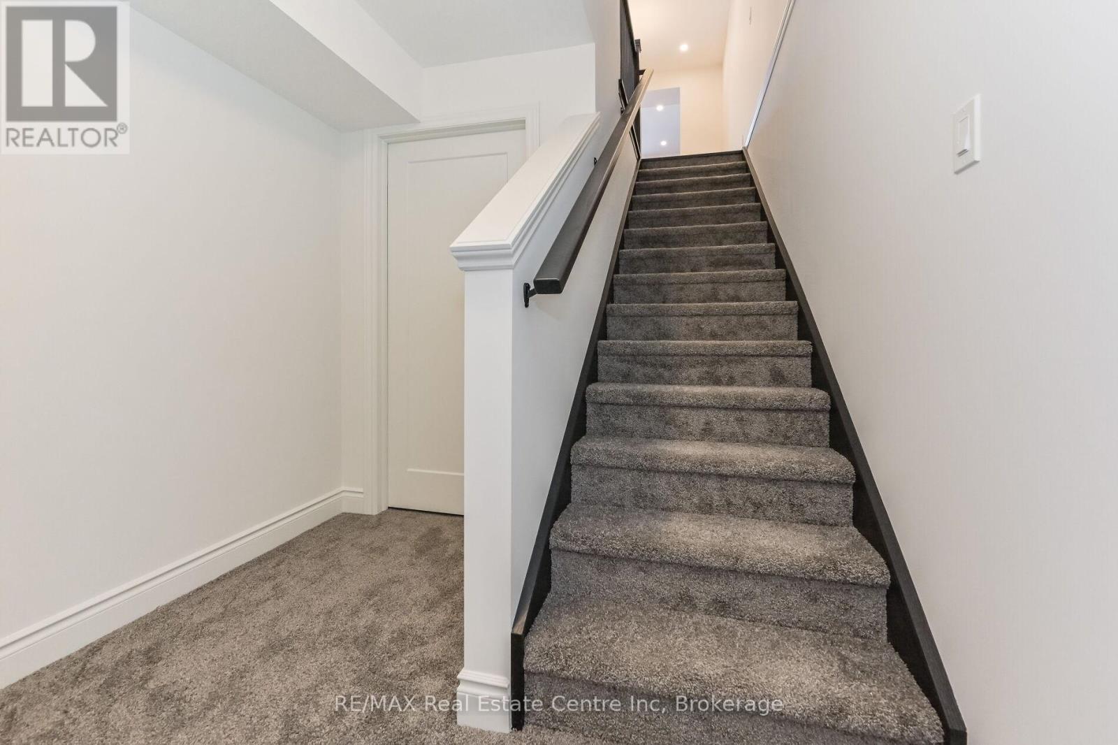 41 Hedley Lane, Centre Wellington, Ontario  N0B 1S0 - Photo 33 - X12968414