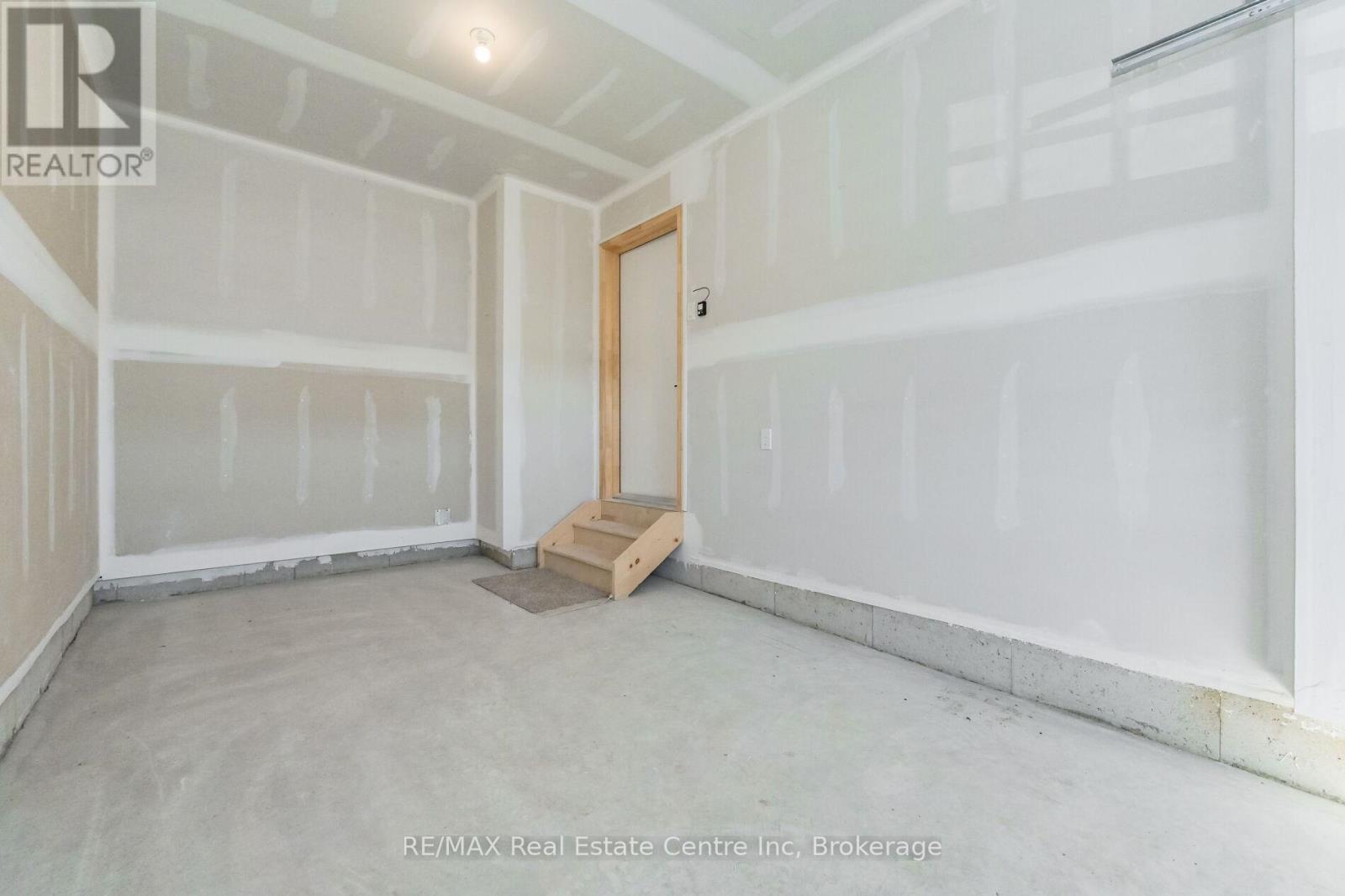 41 Hedley Lane, Centre Wellington, Ontario  N0B 1S0 - Photo 39 - X12968414