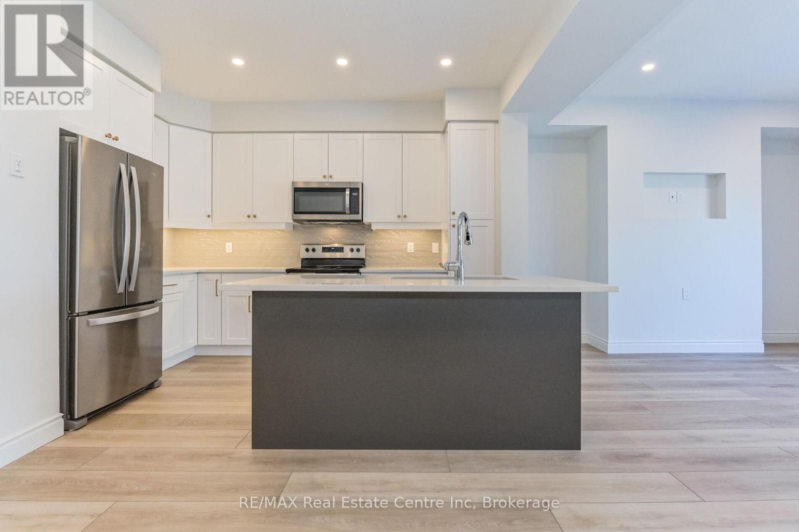 41 Hedley Lane, Centre Wellington, Ontario  N0B 1S0 - Photo 4 - X12968414