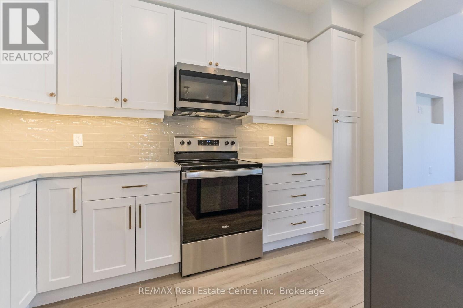 41 Hedley Lane, Centre Wellington, Ontario  N0B 1S0 - Photo 5 - X12968414