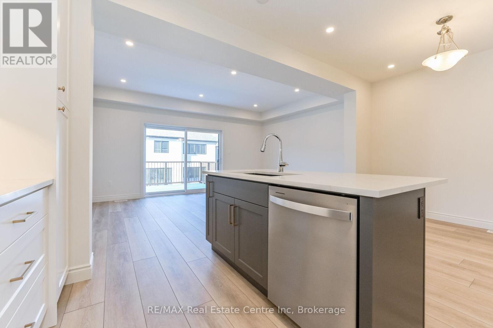 41 Hedley Lane, Centre Wellington, Ontario  N0B 1S0 - Photo 8 - X12968414