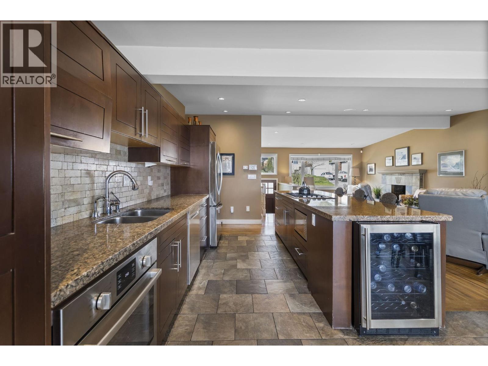 831 Whitchurch Street, North Vancouver, British Columbia  V7L 2A5 - Photo 10 - R3108209