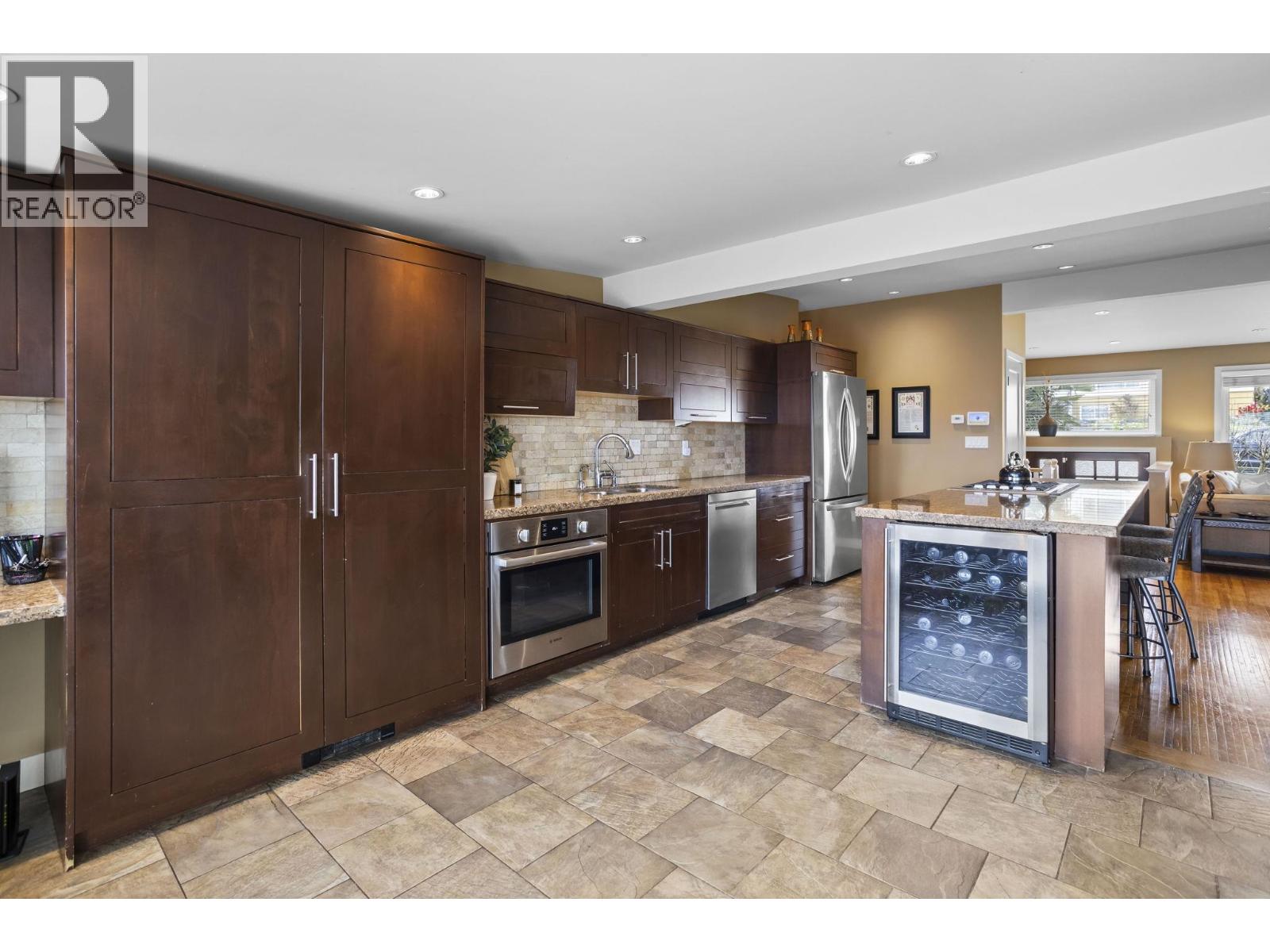 831 Whitchurch Street, North Vancouver, British Columbia  V7L 2A5 - Photo 11 - R3108209