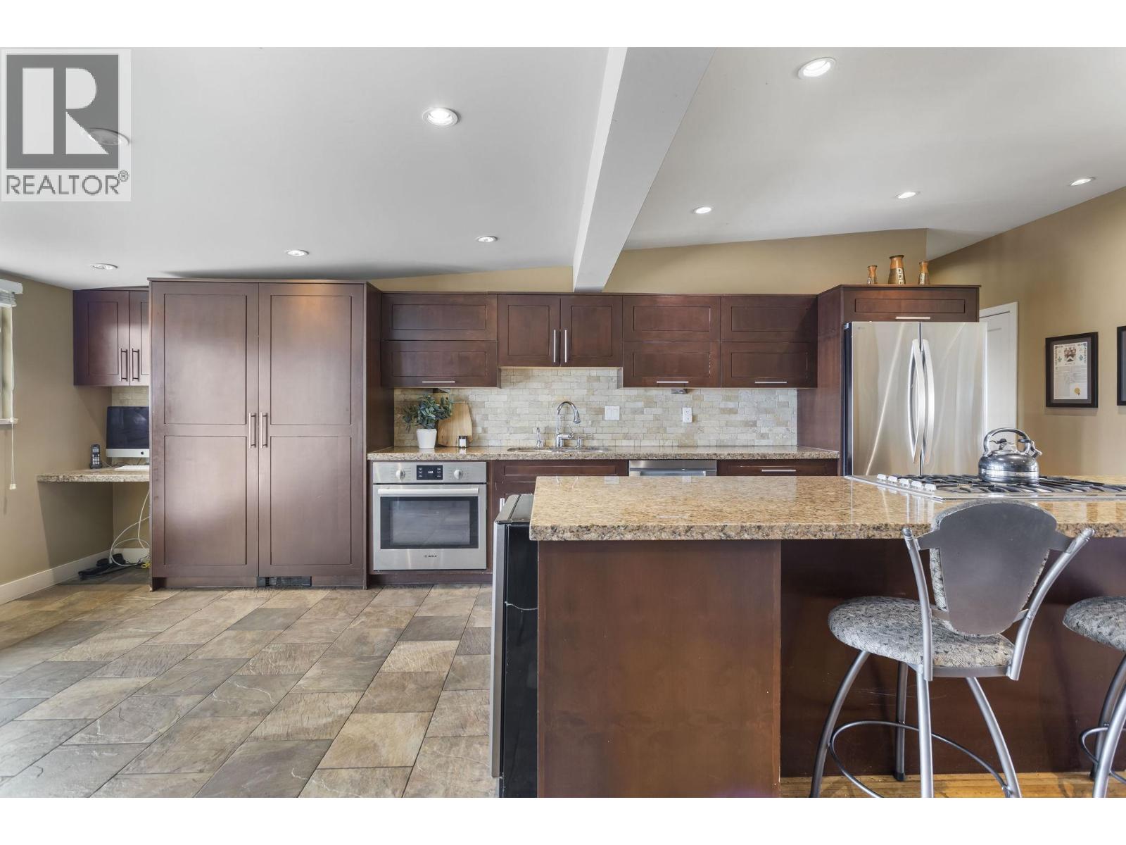 831 Whitchurch Street, North Vancouver, British Columbia  V7L 2A5 - Photo 12 - R3108209