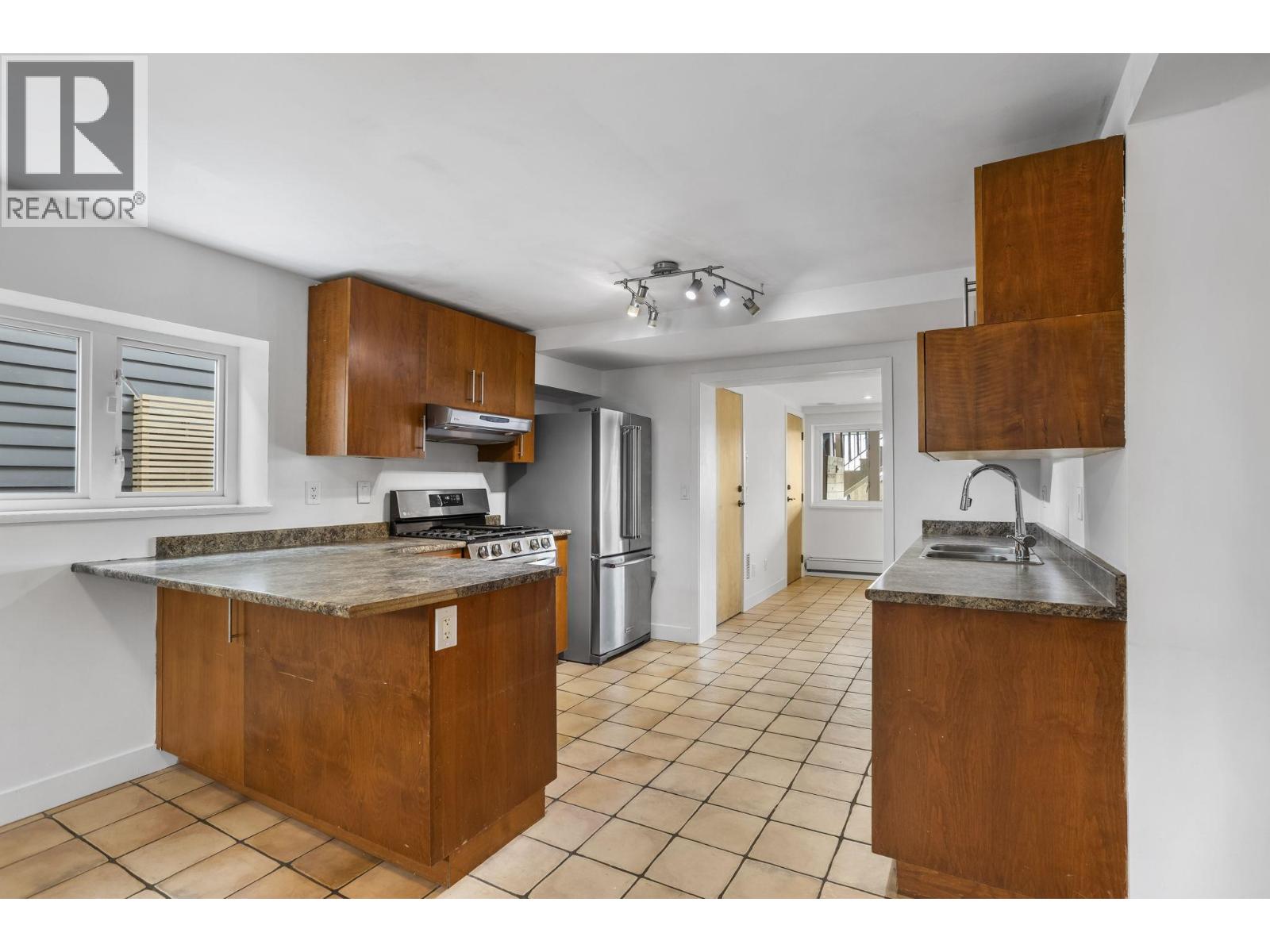 831 Whitchurch Street, North Vancouver, British Columbia  V7L 2A5 - Photo 29 - R3108209