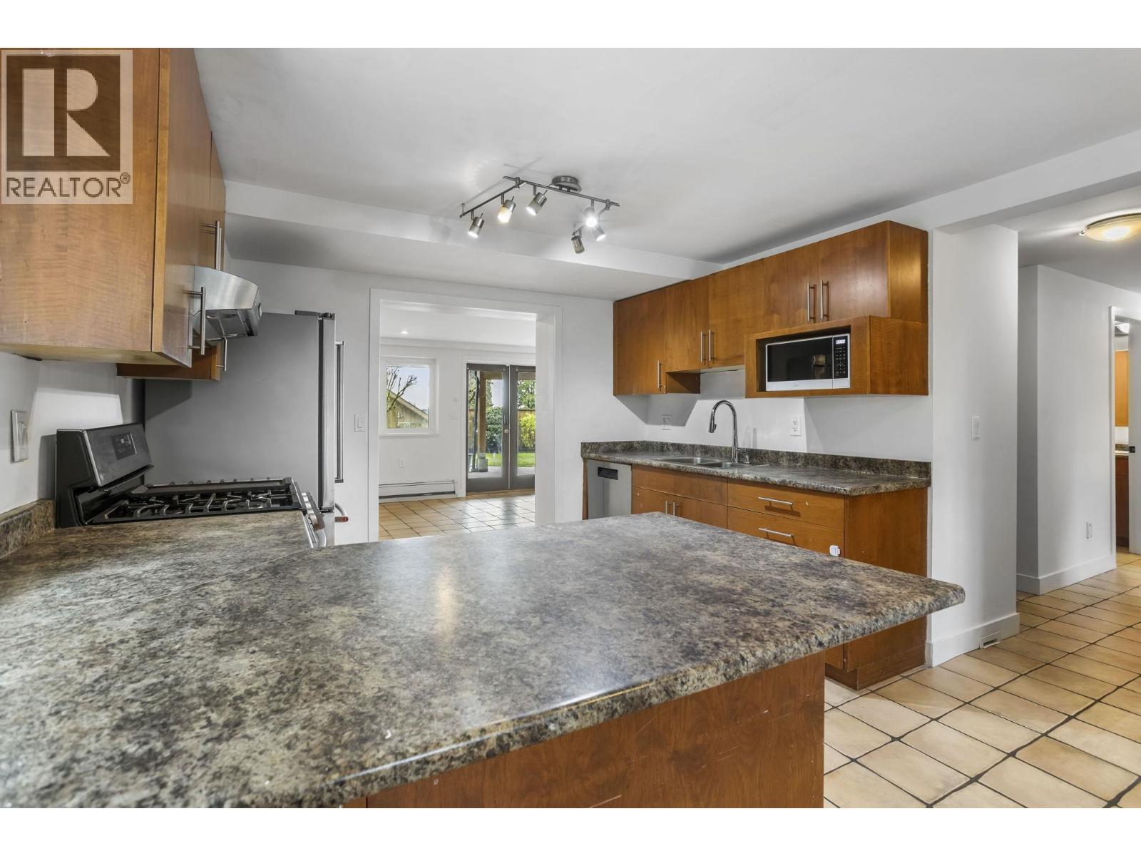 831 Whitchurch Street, North Vancouver, British Columbia  V7L 2A5 - Photo 30 - R3108209