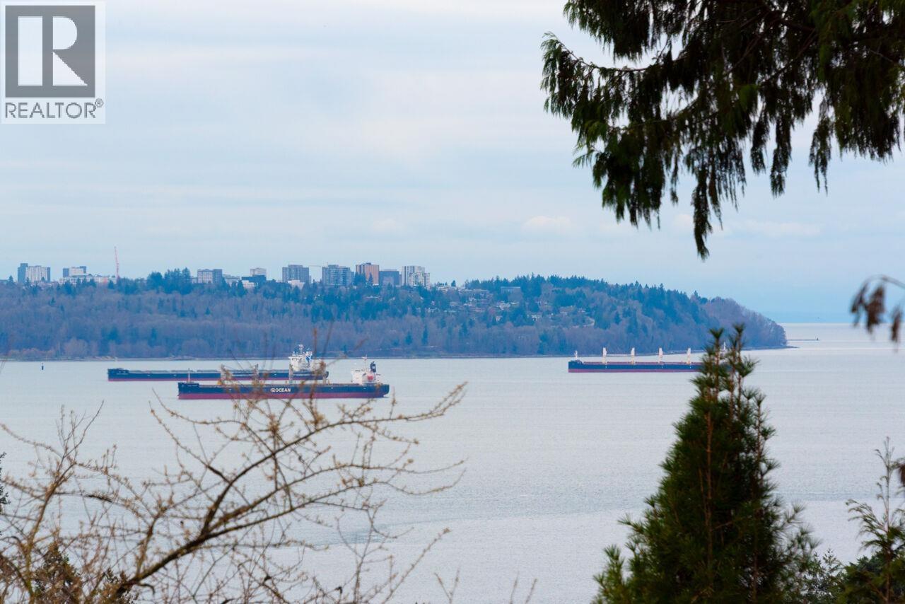 2338 OTTAWA AVENUE, West Vancouver, British Columbia