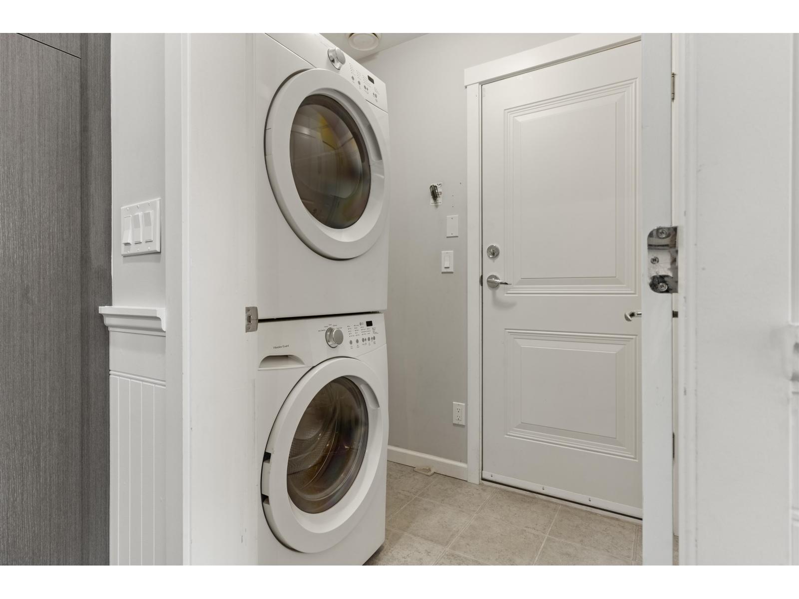 6893 195a Street, Surrey, British Columbia  V4N 6K3 - Photo 14 - R3106715