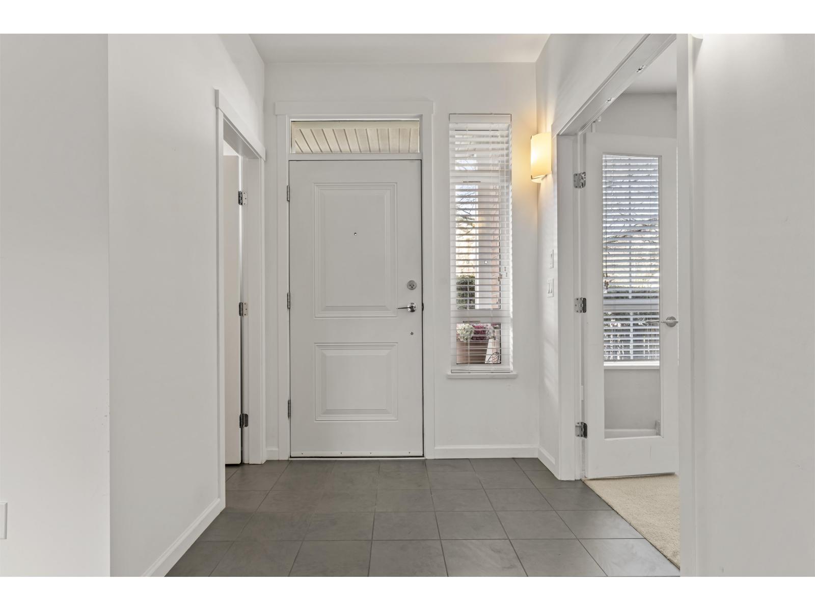 6893 195a Street, Surrey, British Columbia  V4N 6K3 - Photo 4 - R3106715