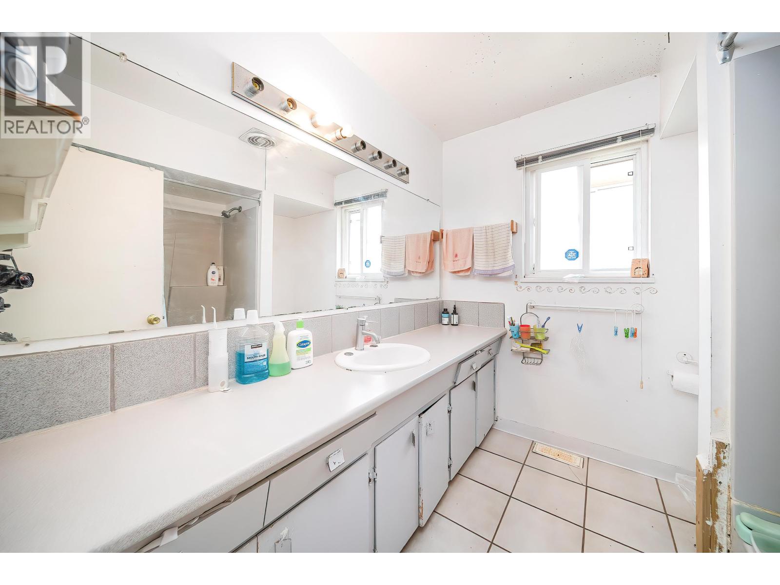 5130 Buxton St, Burnaby, British Columbia  V5H 1J8 - Photo 15 - R3108073