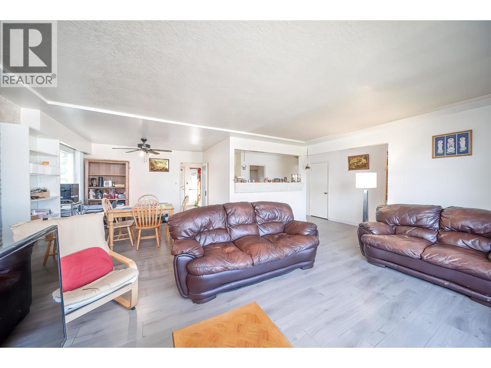 5130 Buxton St, Burnaby, British Columbia  V5H 1J8 - Photo 5 - R3108073