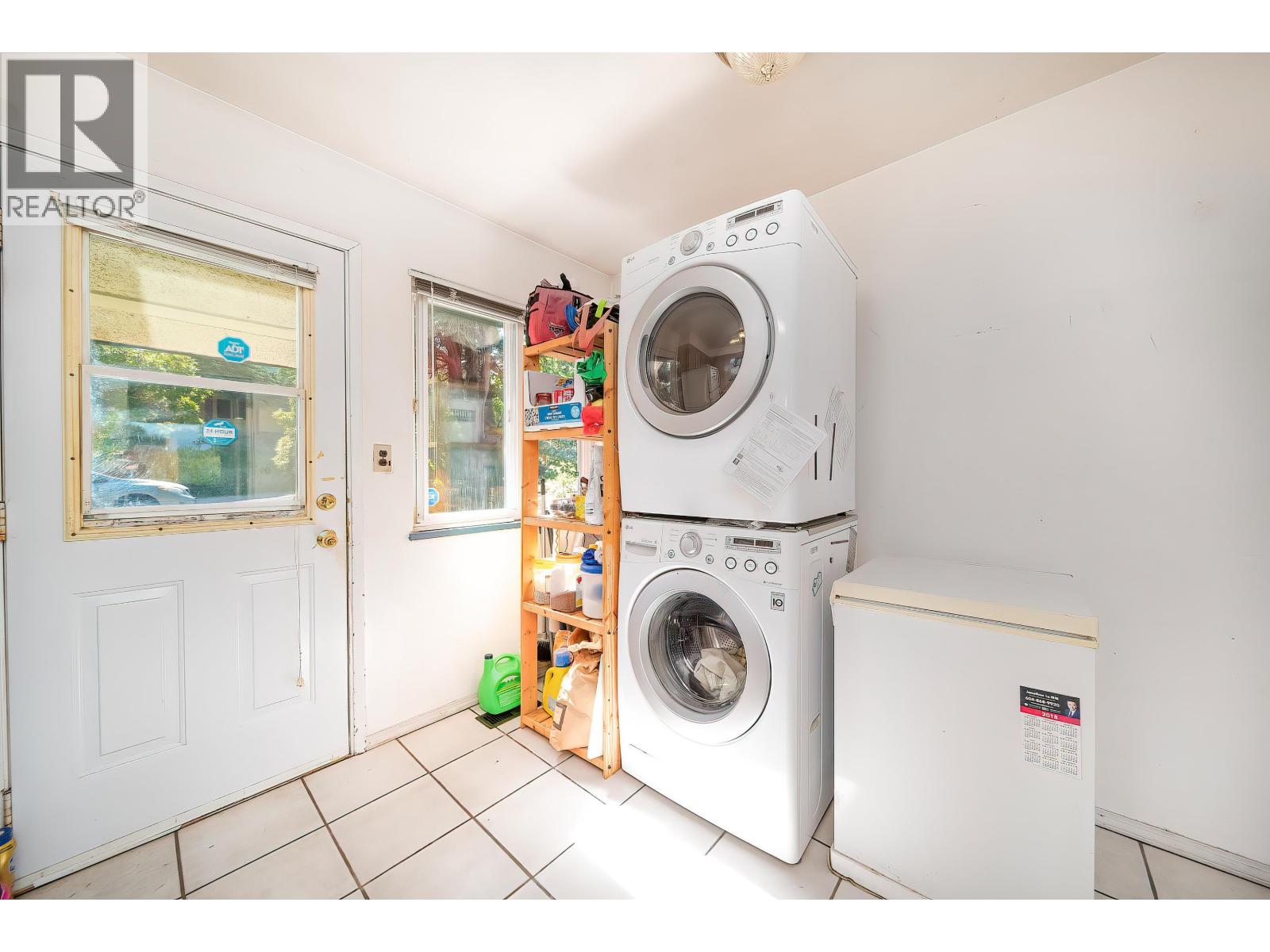 5130 Buxton St, Burnaby, British Columbia  V5H 1J8 - Photo 11 - R3108073