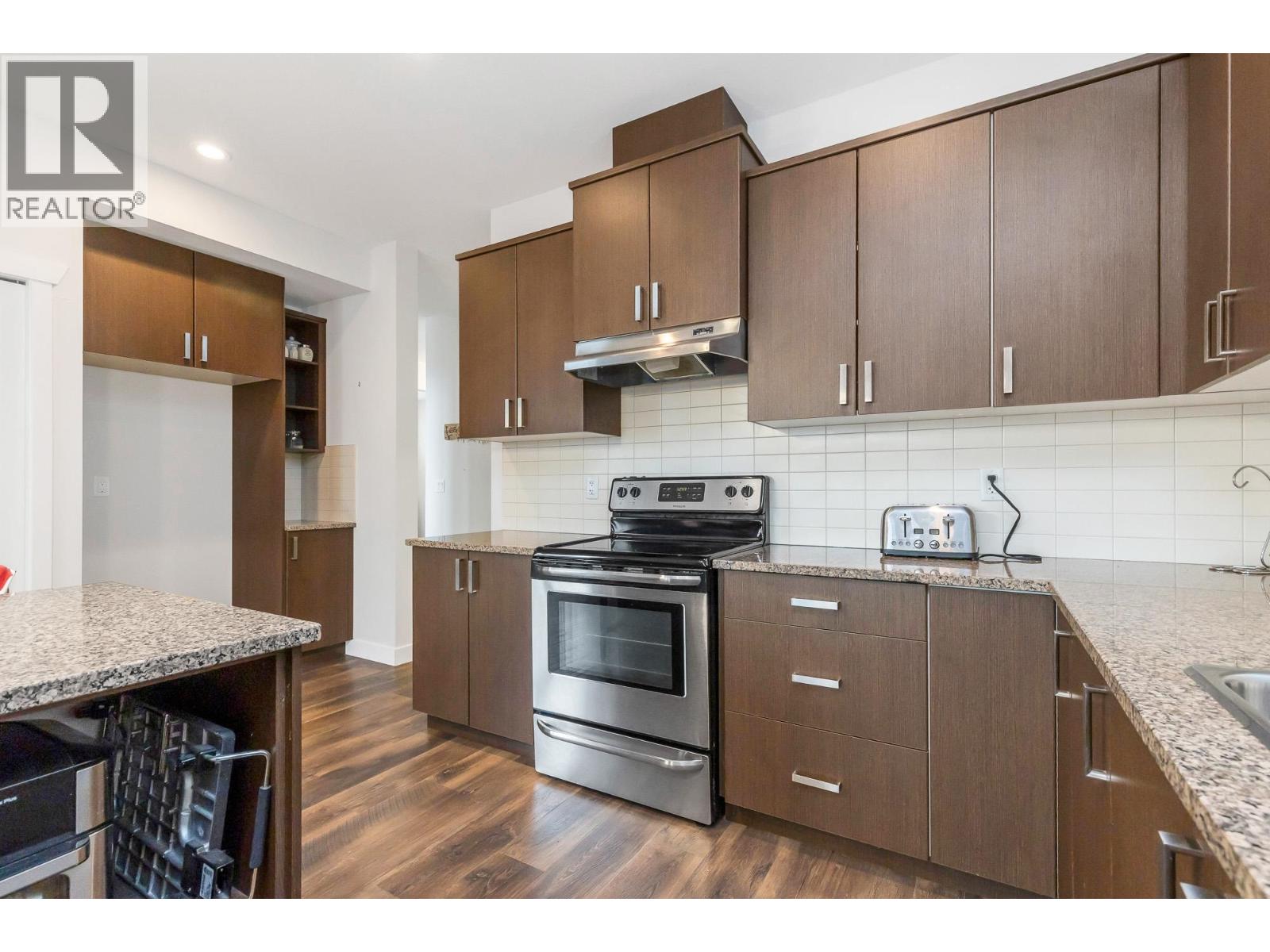 10777 Erskine Street, Maple Ridge, British Columbia V2W 0E9 - Photo 6 - R3107366