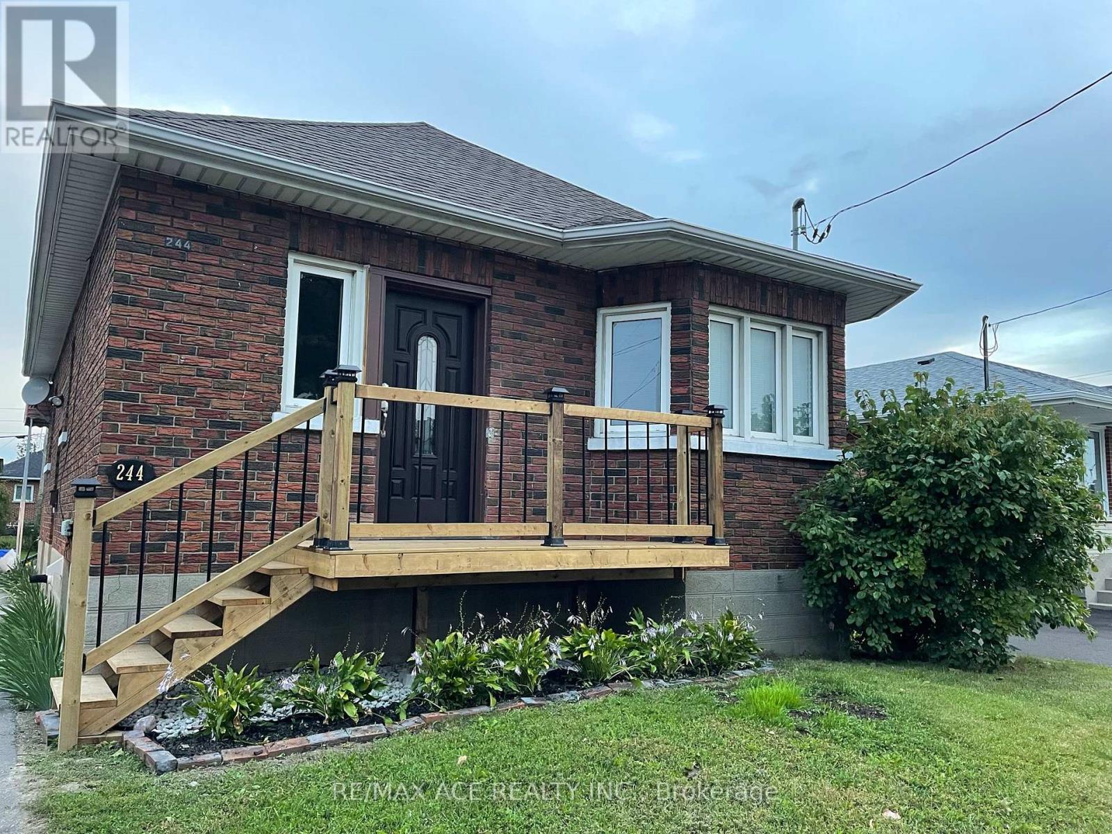 244 ETNA AVENUE, Oshawa, Ontario