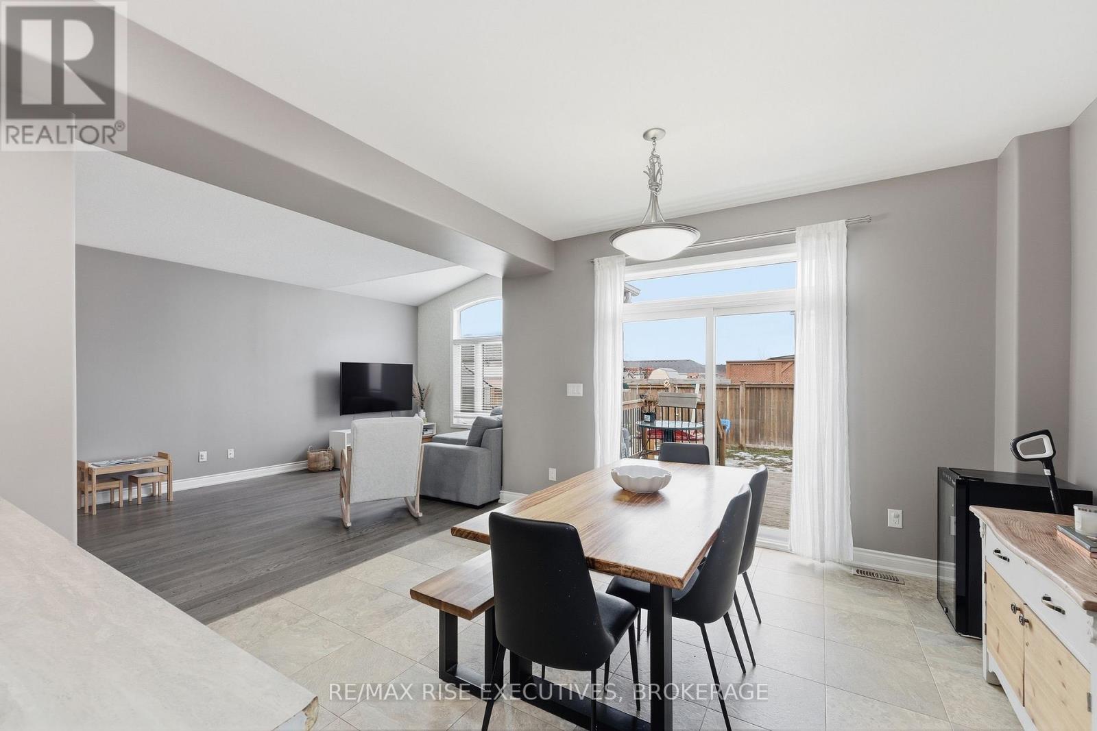 203 Kildare Avenue, Loyalist, Ontario  K7N 0A4 - Photo 11 - X12934338