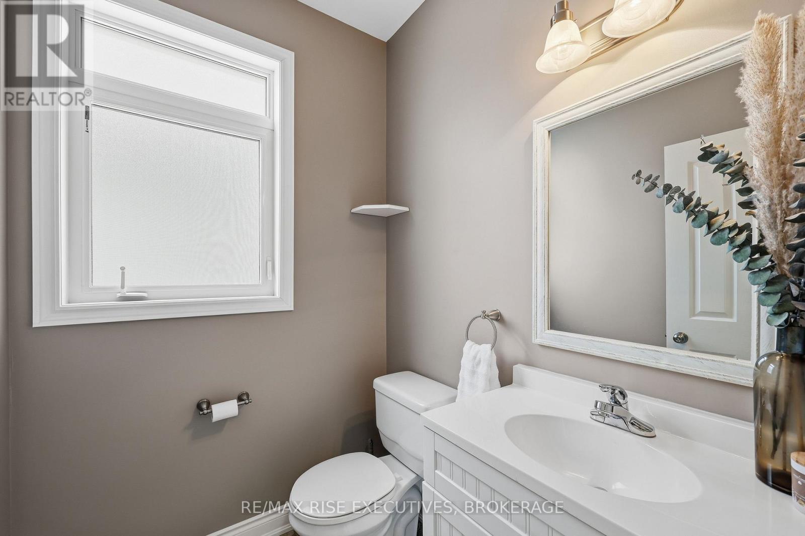 203 Kildare Avenue, Loyalist, Ontario  K7N 0A4 - Photo 16 - X12934338