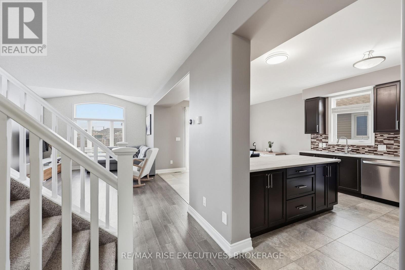 203 Kildare Avenue, Loyalist, Ontario  K7N 0A4 - Photo 4 - X12934338