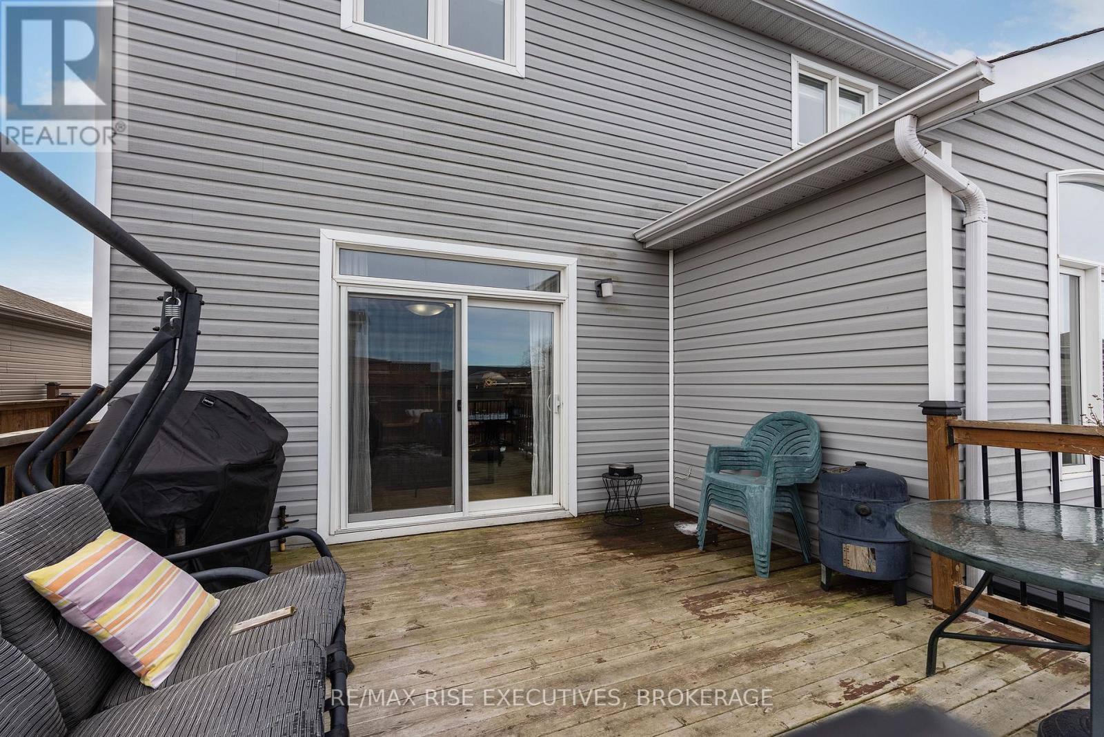 203 Kildare Avenue, Loyalist, Ontario  K7N 0A4 - Photo 38 - X12934338