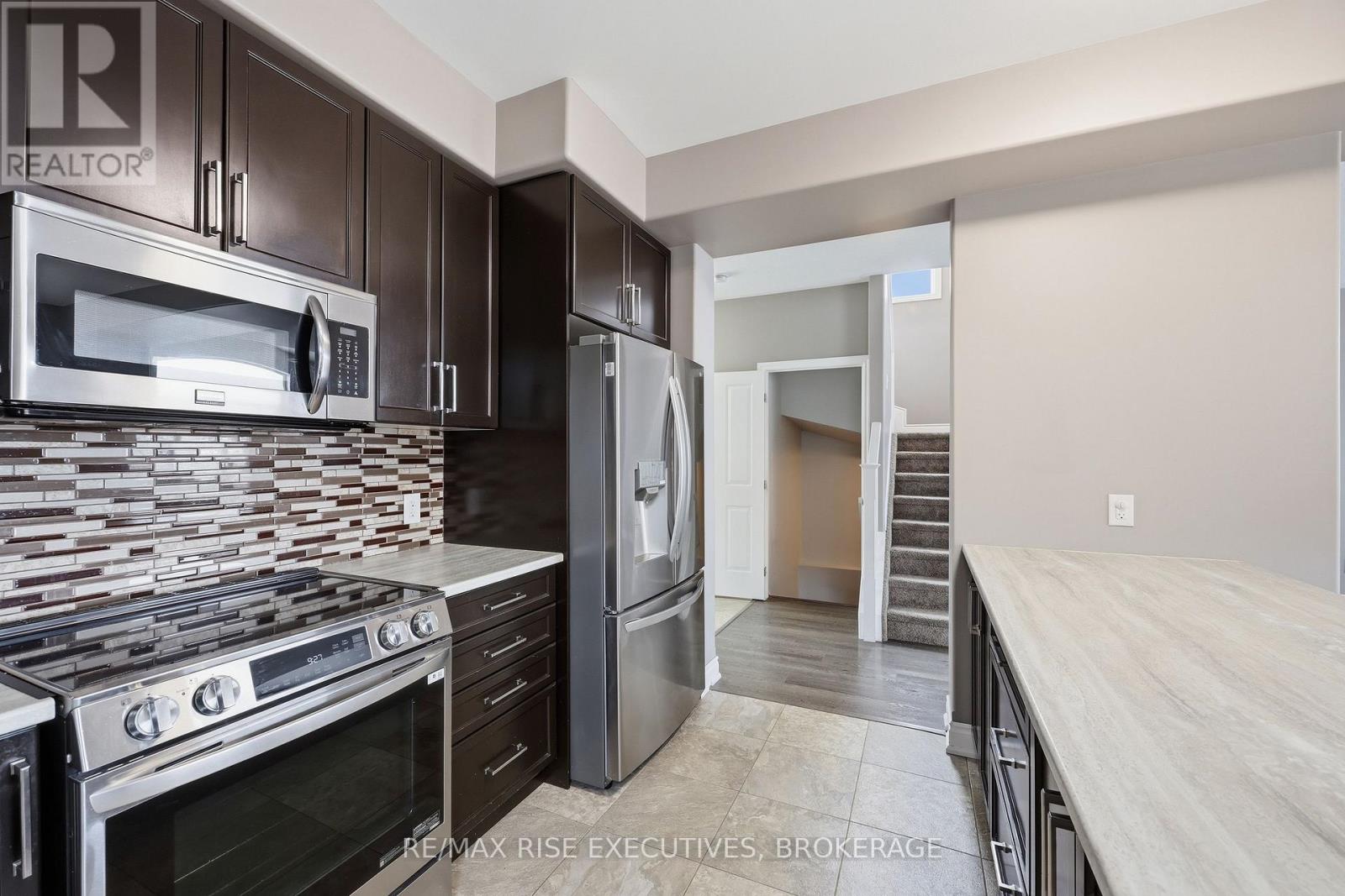 203 Kildare Avenue, Loyalist, Ontario  K7N 0A4 - Photo 9 - X12934338