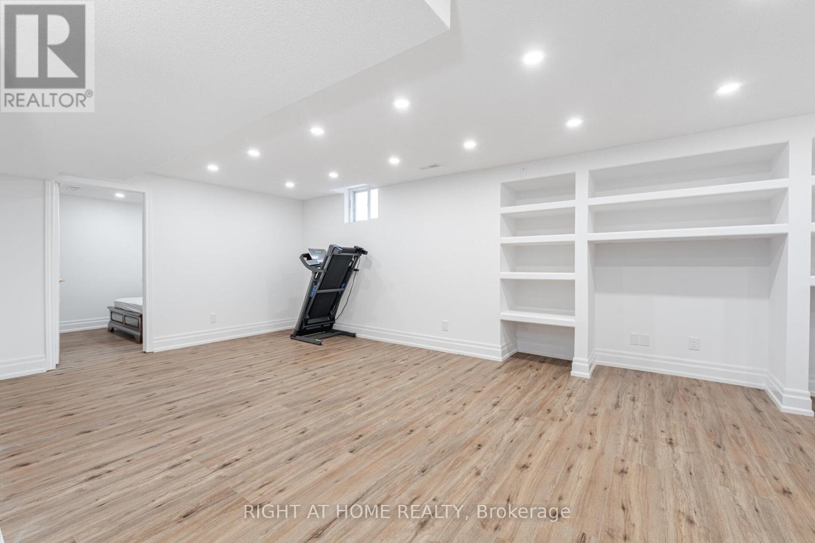 3737 Brinwood Gate S, Mississauga, Ontario  L5M 7G9 - Photo 39 - W12968396