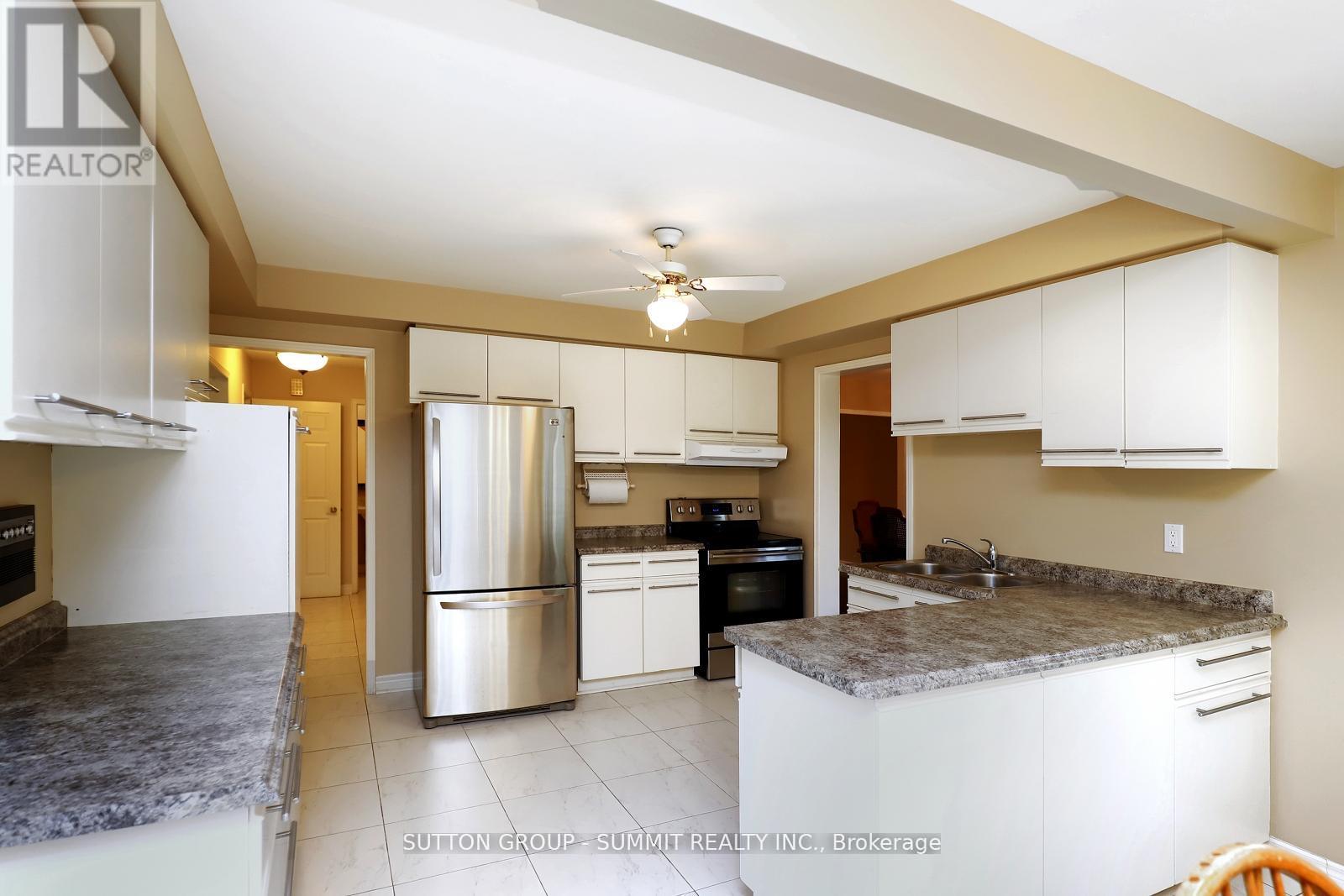 2654 Ambercroft Trail, Mississauga, Ontario  L5M 4K1 - Photo 10 - W12968418