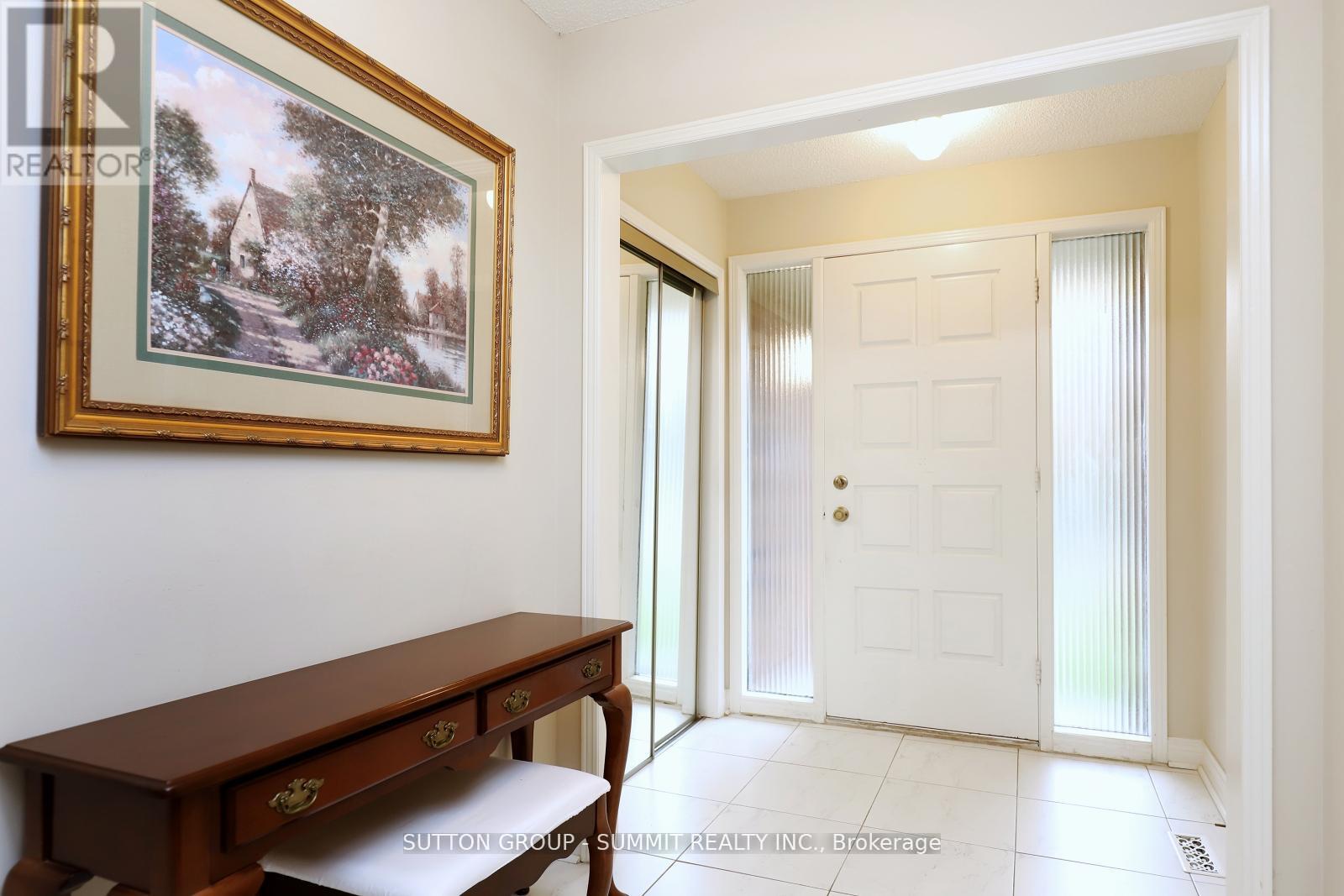 2654 Ambercroft Trail, Mississauga, Ontario  L5M 4K1 - Photo 4 - W12968418