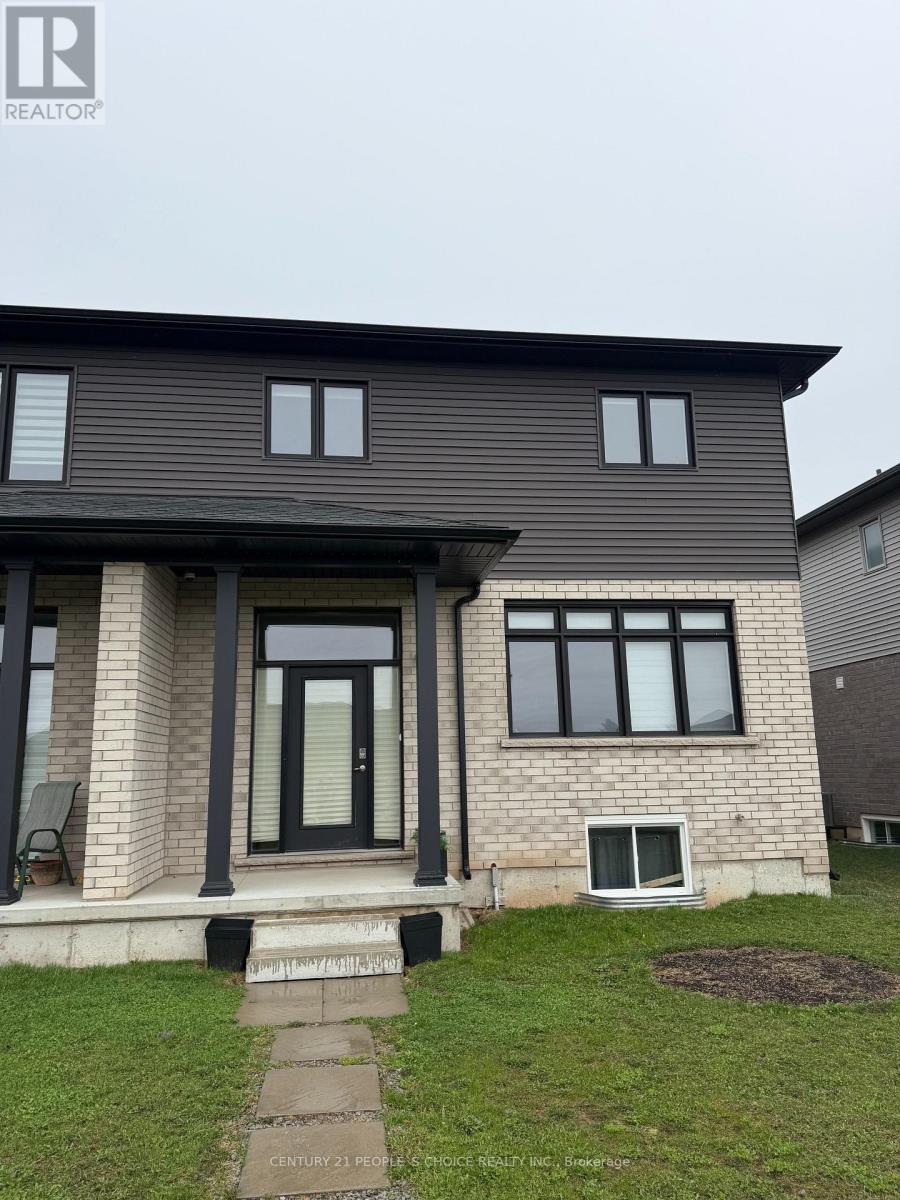 64 Summersides Boulevard, Pelham, Ontario  L0S 1E6 - Photo 3 - X12968404