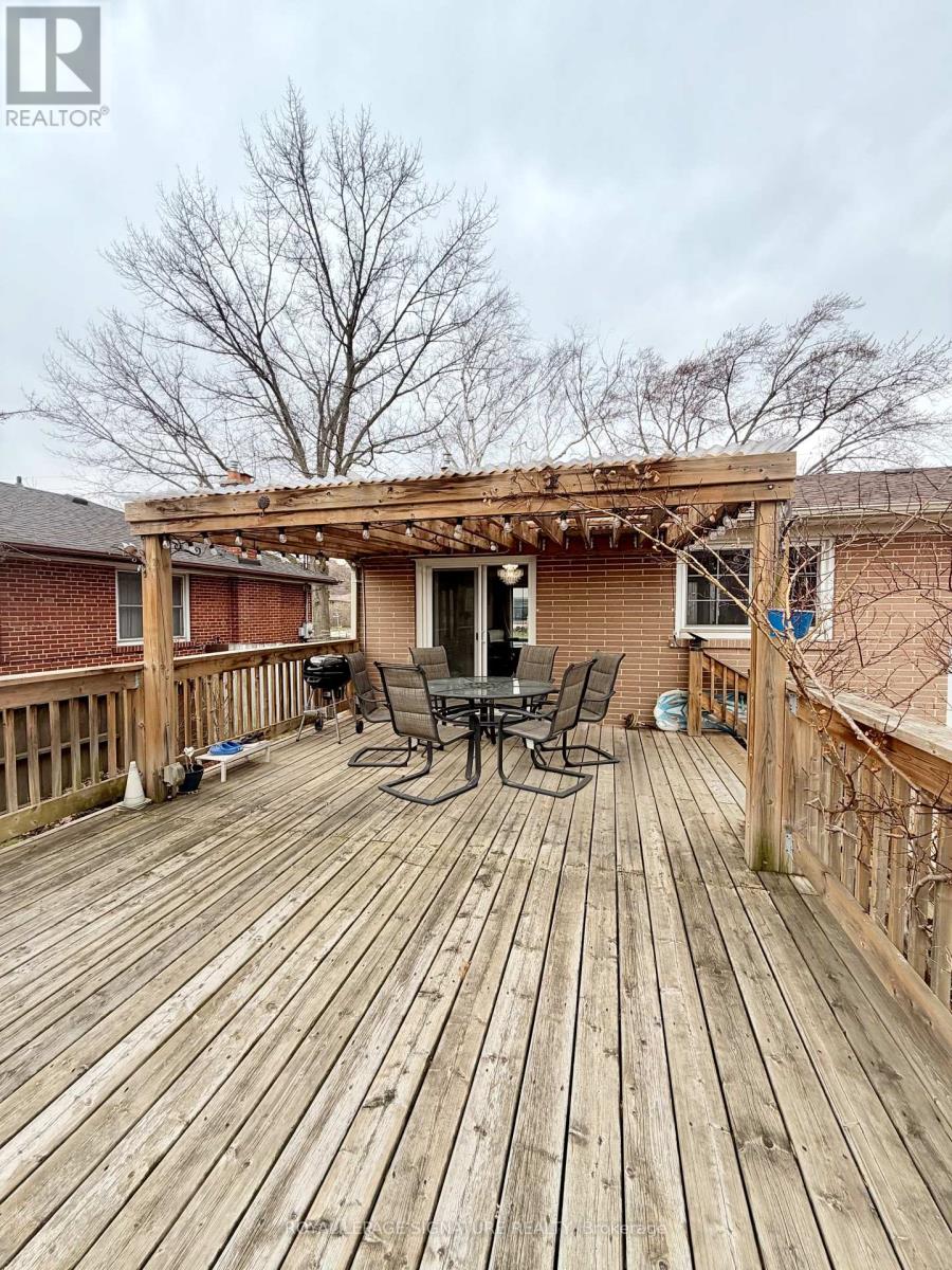 1830 Christopher Road, Mississauga, Ontario  L5J 2K8 - Photo 32 - W12968398