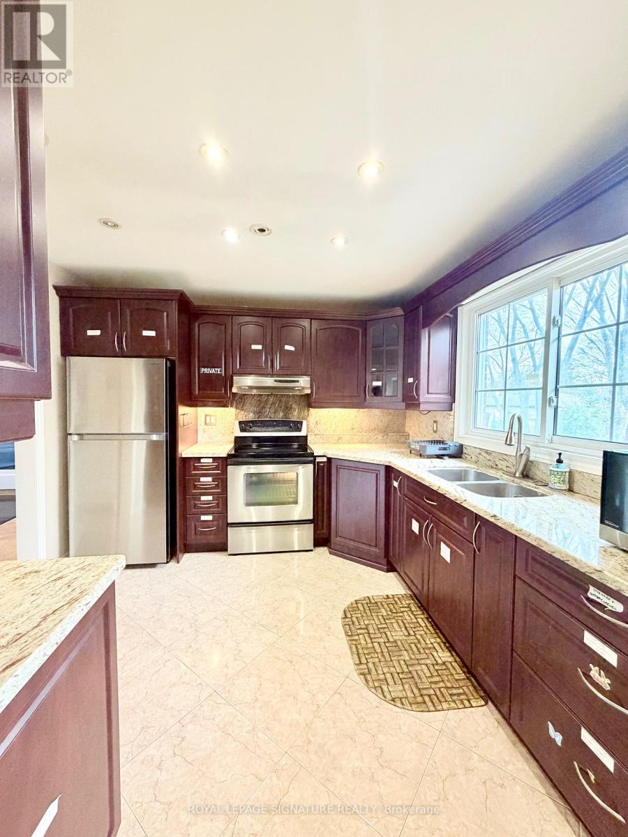 1830 Christopher Road, Mississauga, Ontario  L5J 2K8 - Photo 11 - W12968398