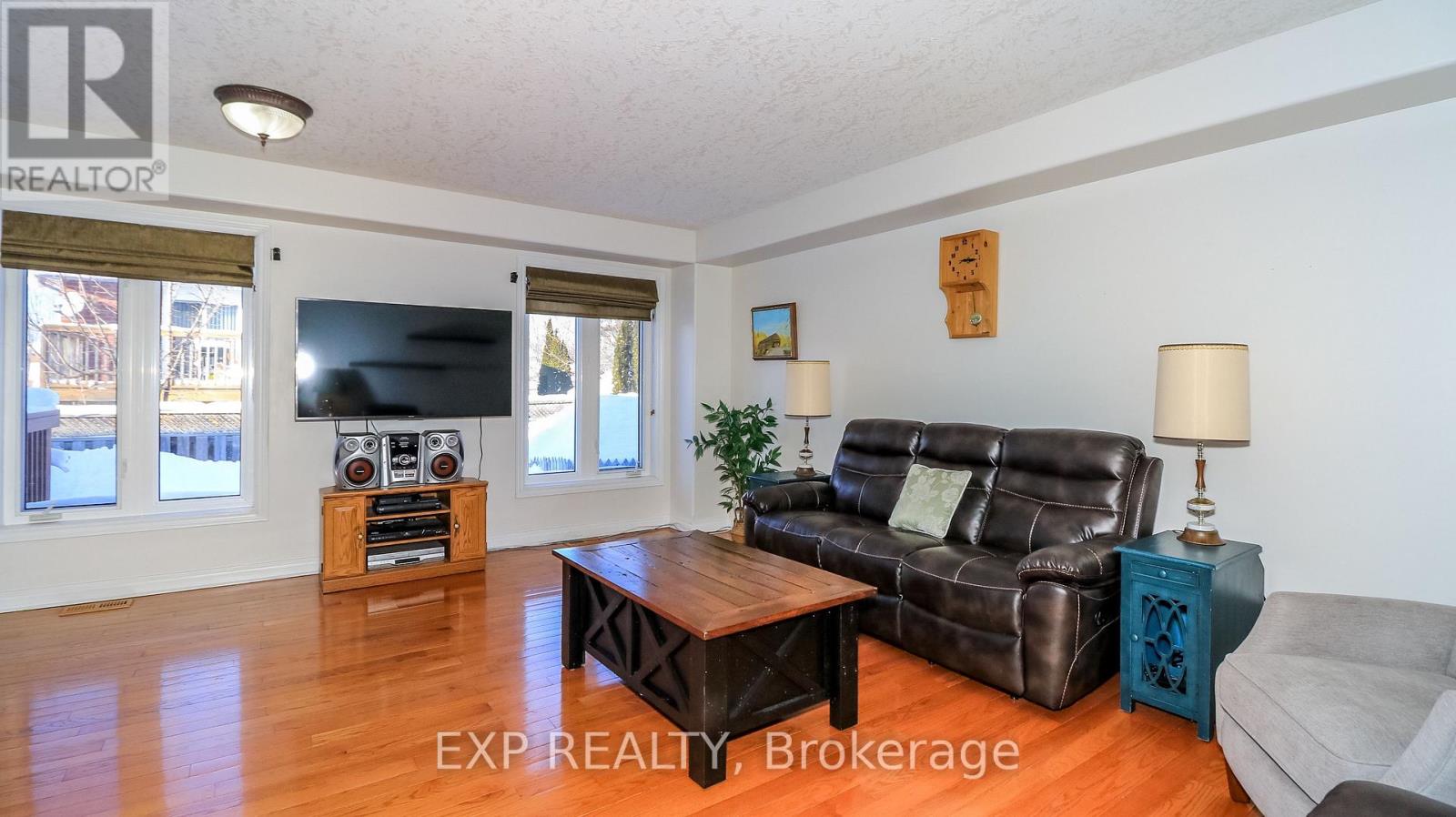 40 Benjamin Lane, Barrie, Ontario  L4N 0S2 - Photo 8 - S12761212