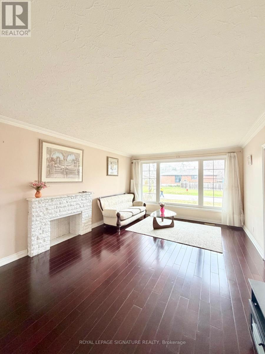 1830 Christopher Road, Mississauga, Ontario  L5J 2K8 - Photo 7 - W12968398