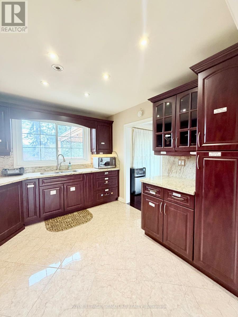 1830 Christopher Road, Mississauga, Ontario  L5J 2K8 - Photo 12 - W12968398