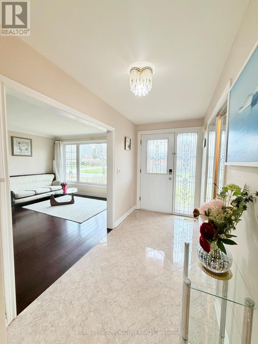 1830 Christopher Road, Mississauga, Ontario  L5J 2K8 - Photo 5 - W12968398