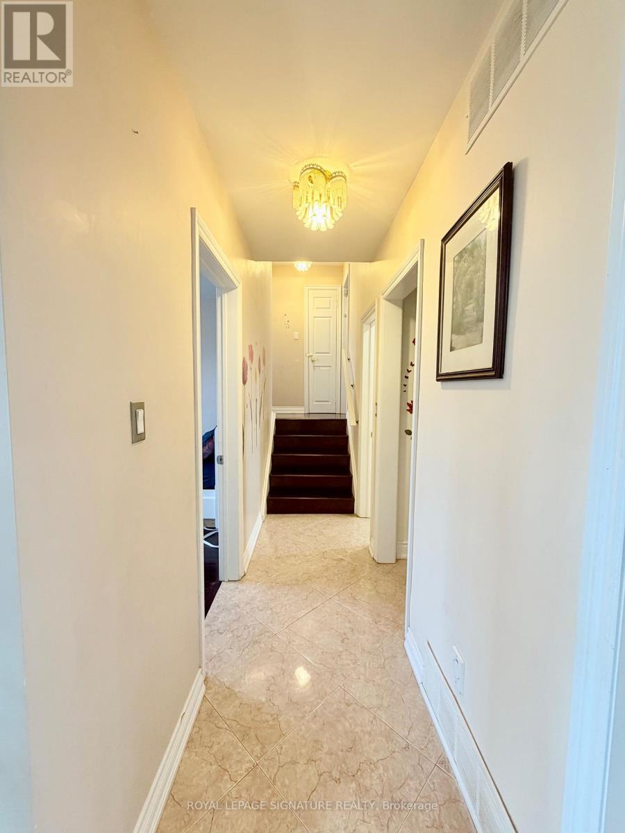 1830 Christopher Road, Mississauga, Ontario  L5J 2K8 - Photo 17 - W12968398