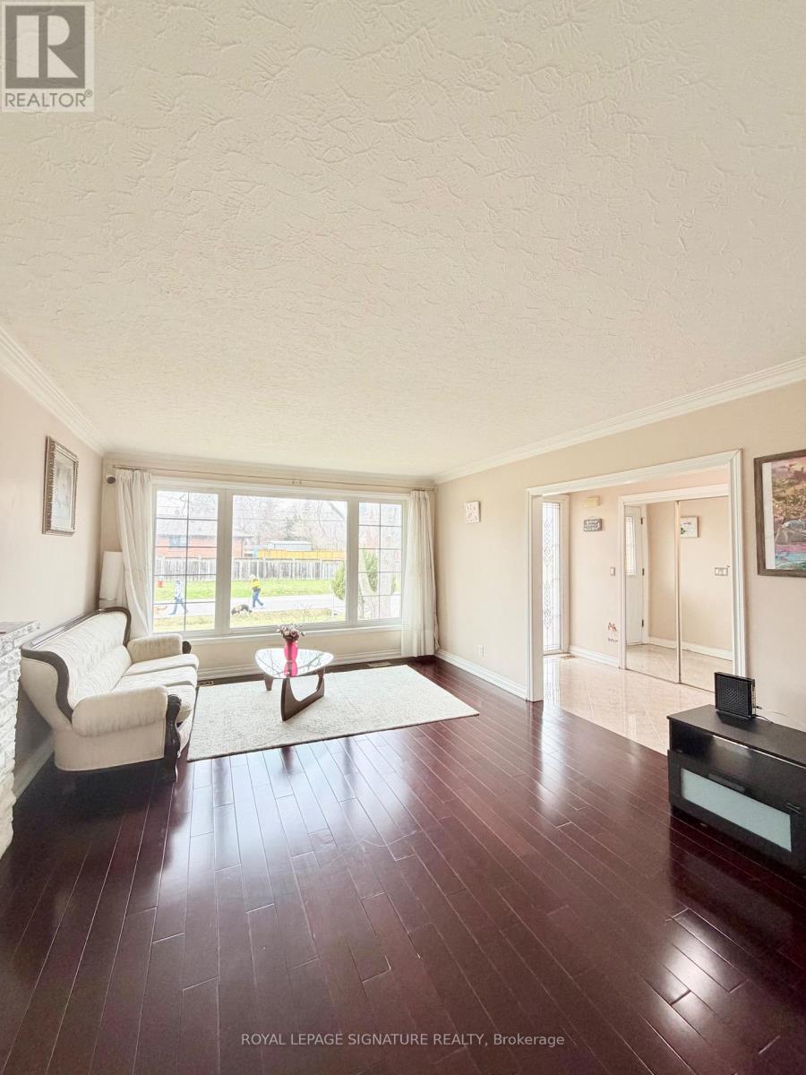 1830 Christopher Road, Mississauga, Ontario  L5J 2K8 - Photo 6 - W12968398