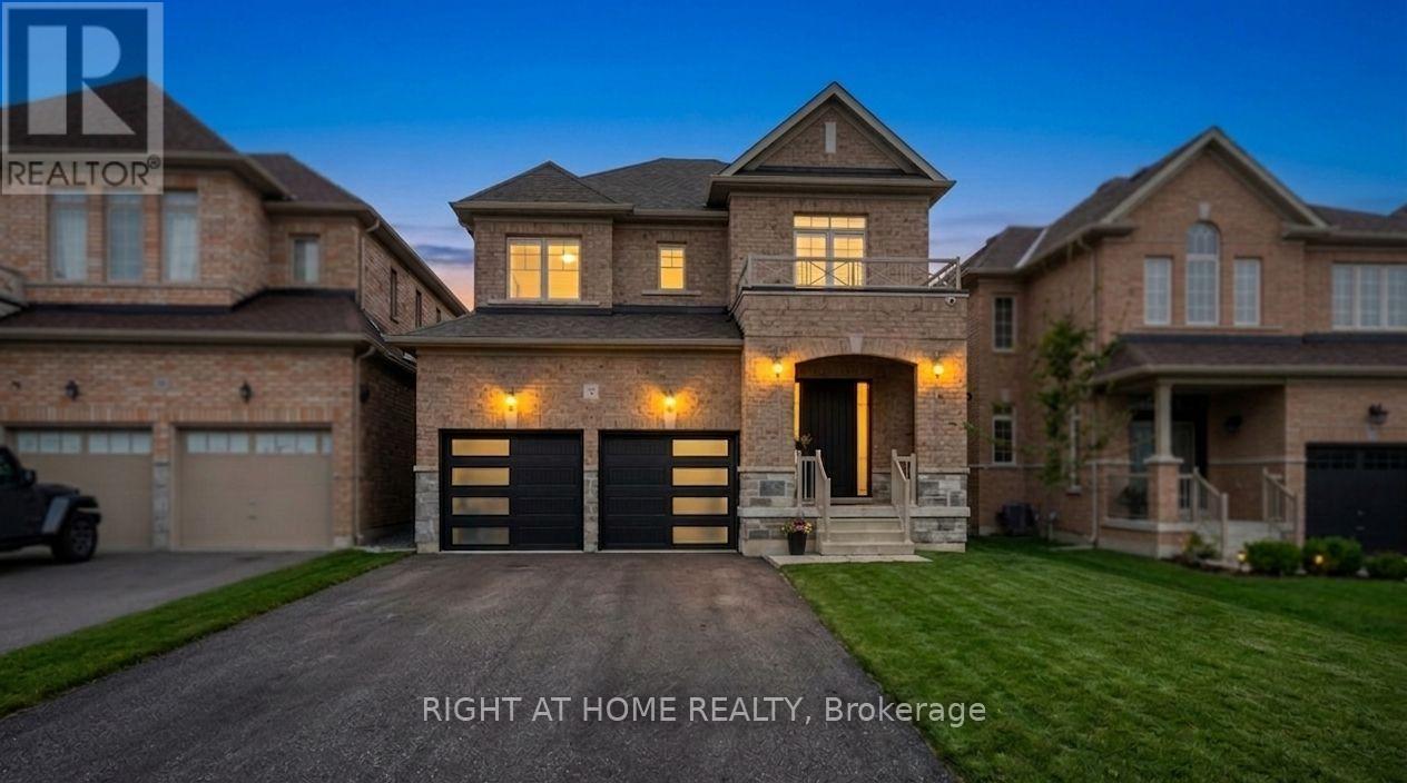 12 TUPLING STREET, Bradford West Gwillimbury, Ontario