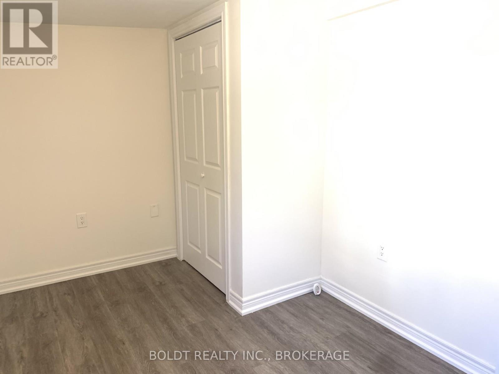 114 Lake Street, St. Catharines, Ontario  L2R 5X8 - Photo 11 - X12672086