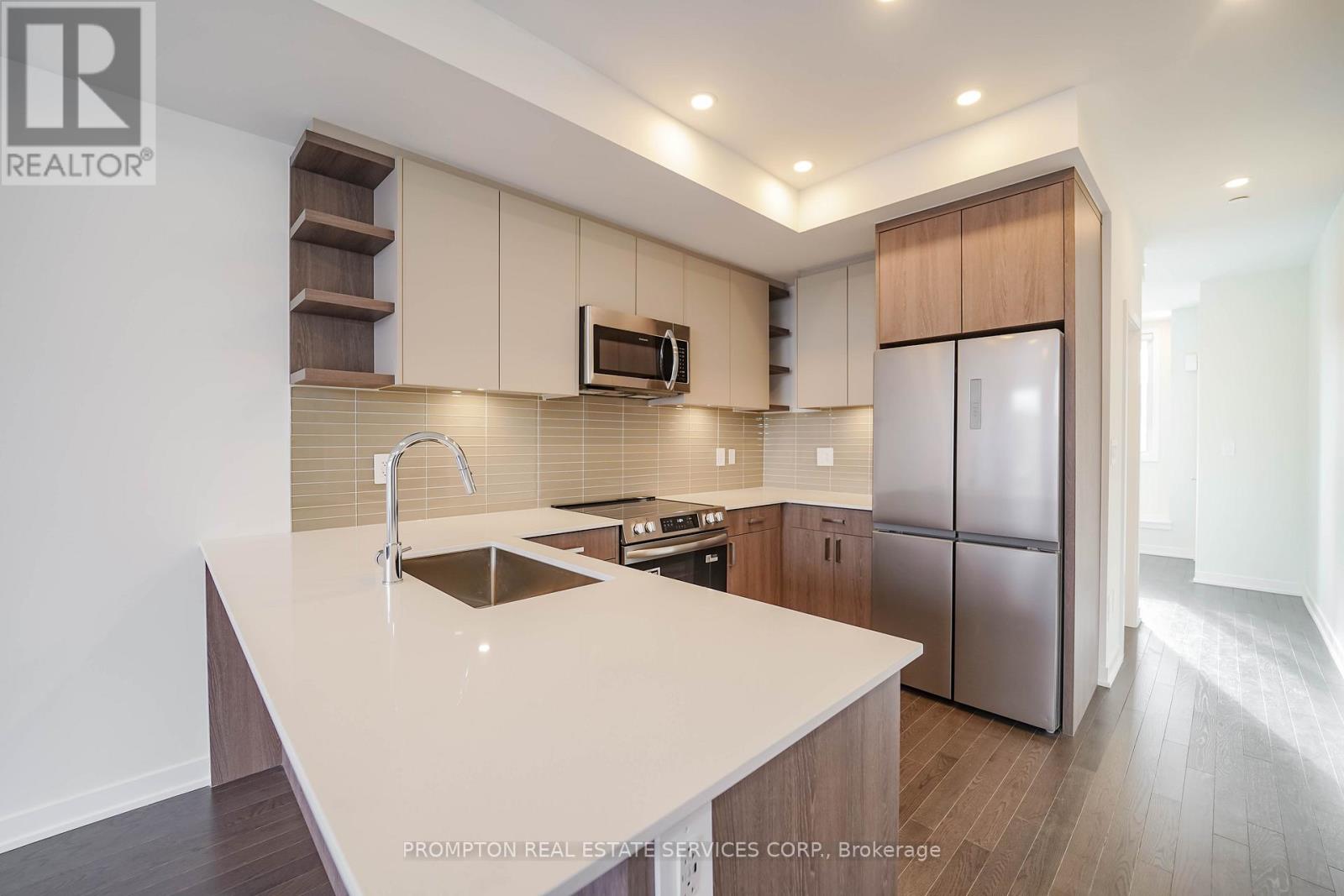 38 Green Gardens Upper Boulevard, Toronto, Ontario  M6A 0E6 - Photo 12 - C12968506