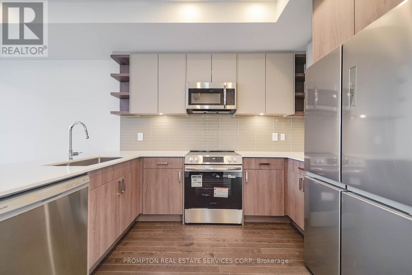 38 Green Gardens Upper Boulevard, Toronto, Ontario  M6A 0E6 - Photo 14 - C12968506