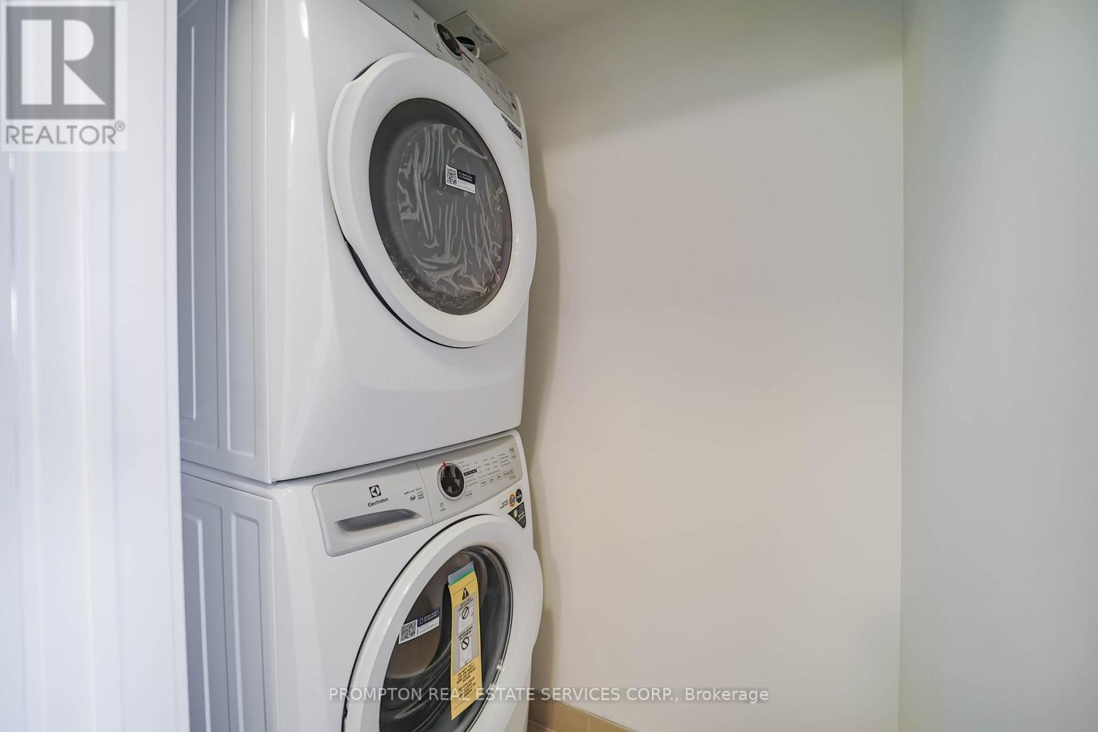 38 Green Gardens Upper Boulevard, Toronto, Ontario  M6A 0E6 - Photo 21 - C12968506